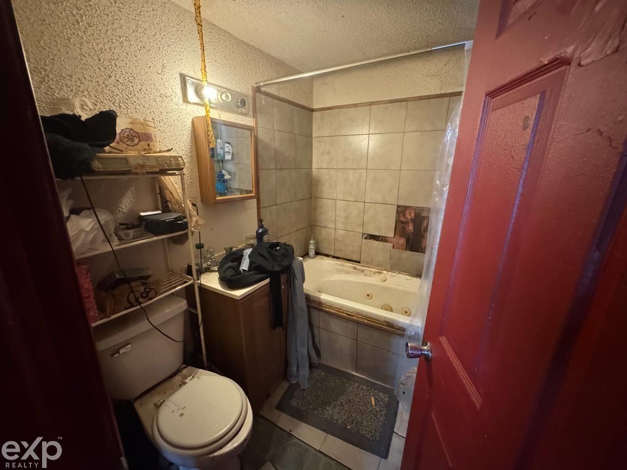 Photo 4 of Single family home for sale at 2006 Mershon St, Saginaw, MI 48602 | MLS# 58050223415 | Listing updated on 2026-09-30