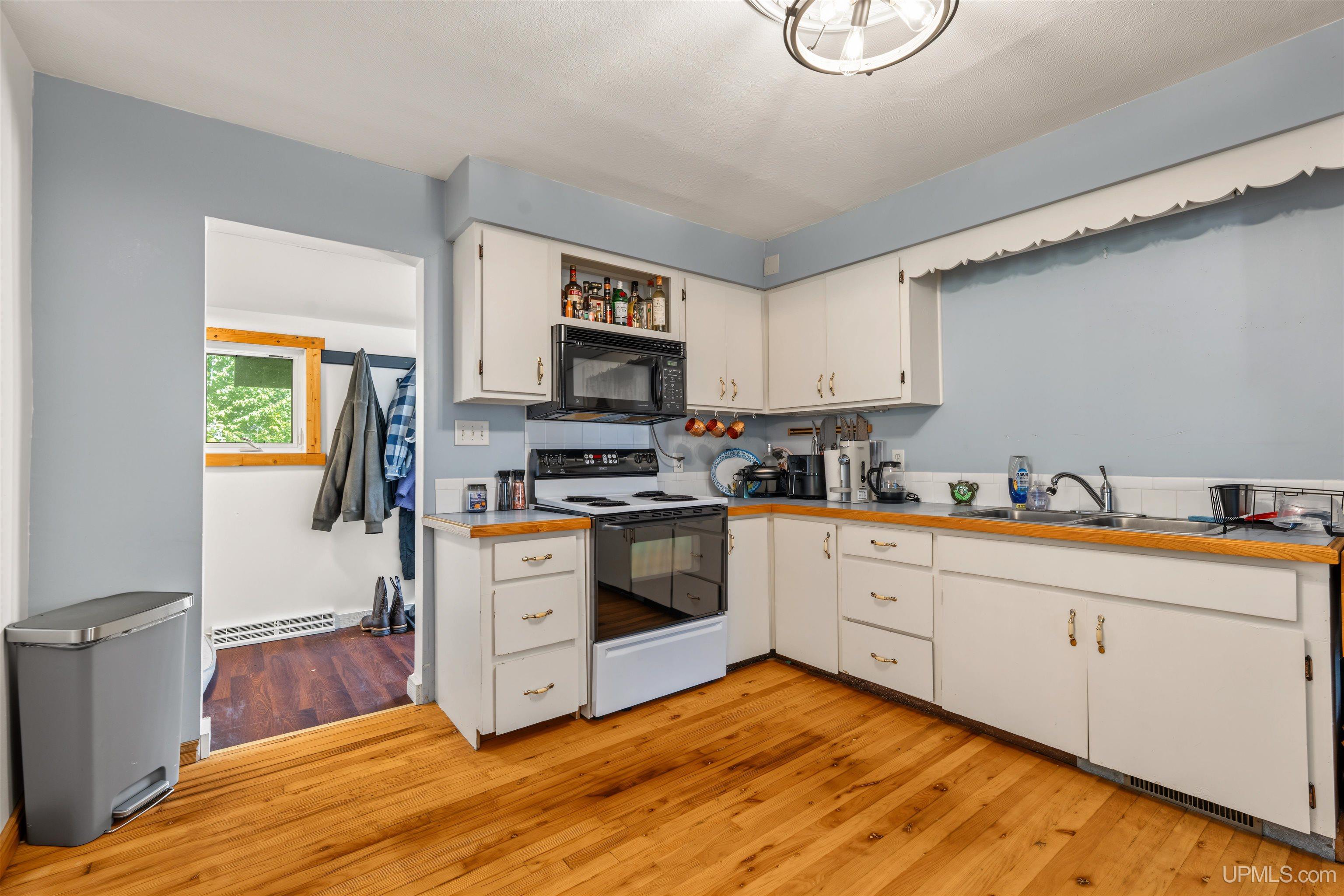 Photo 3 of Single family home for sale at 214 Hickory St, Munising, MI 49862 | MLS# 50223416 | Listing updated on 2026-09-30