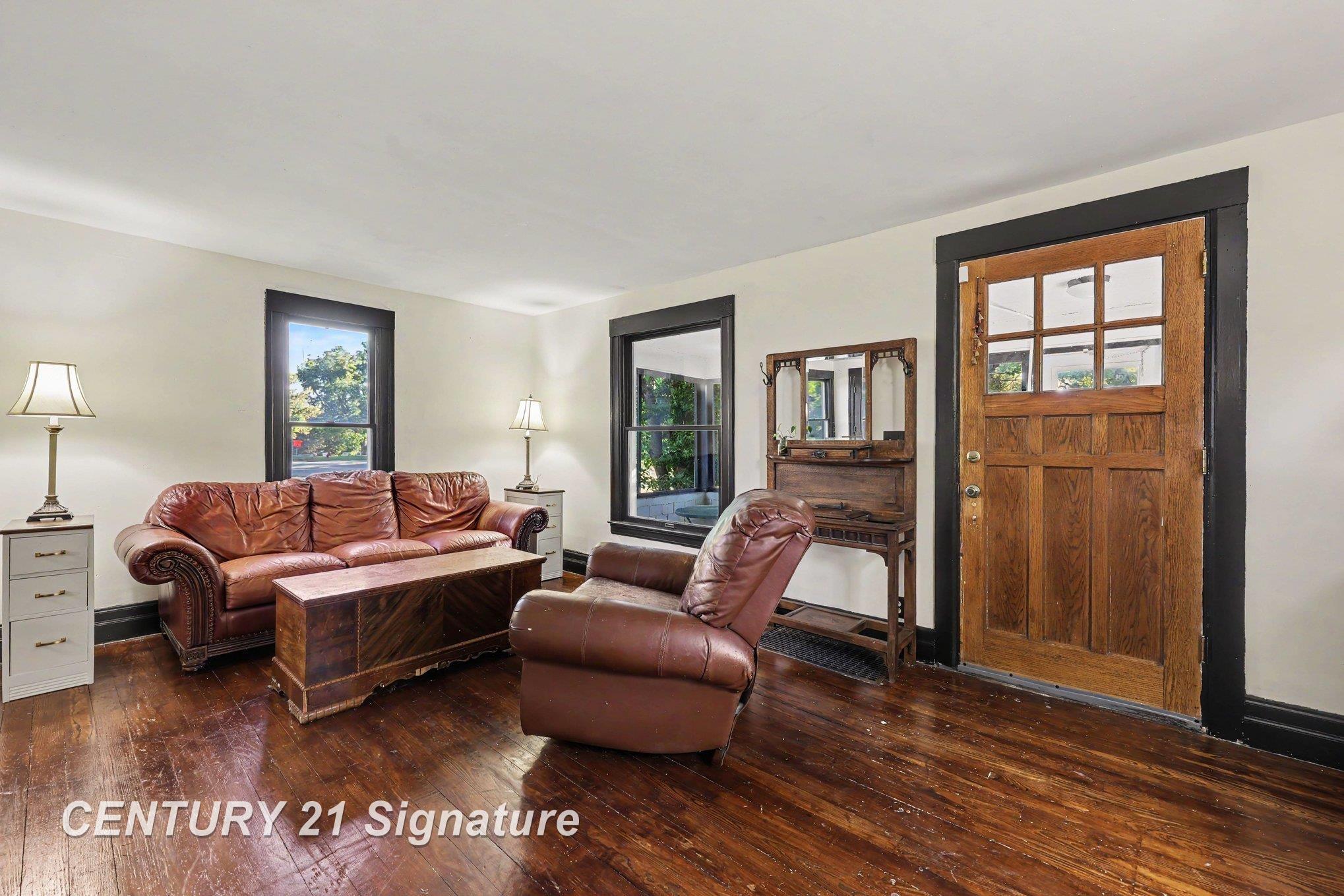 Photo 3 of Single family home for sale at 615 N Main St, Chelsea, MI 48118 | MLS# 61050223431 | Listing updated on 2026-10-05