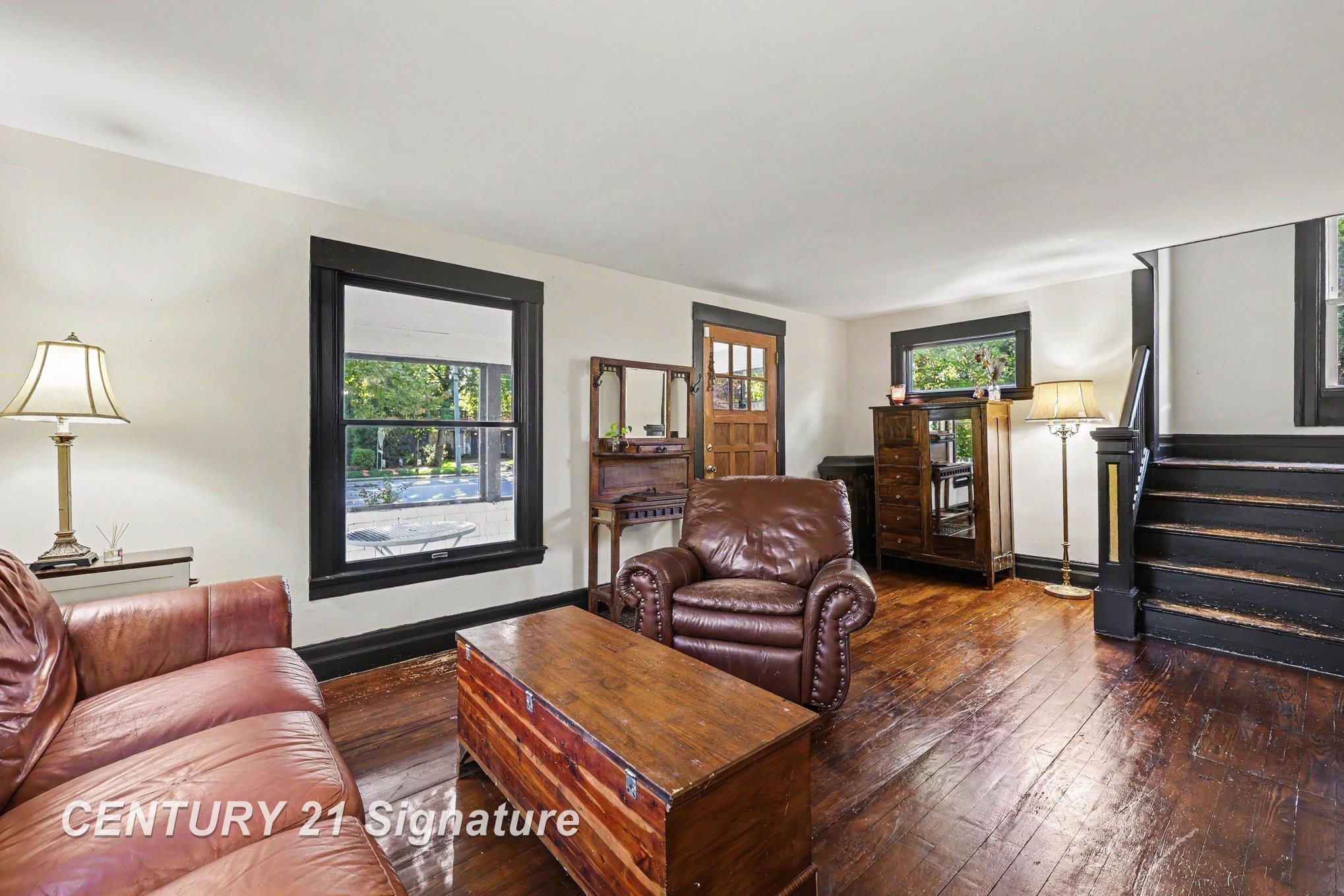 Photo 4 of Single family home for sale at 615 N Main St, Chelsea, MI 48118 | MLS# 61050223431 | Listing updated on 2026-10-05
