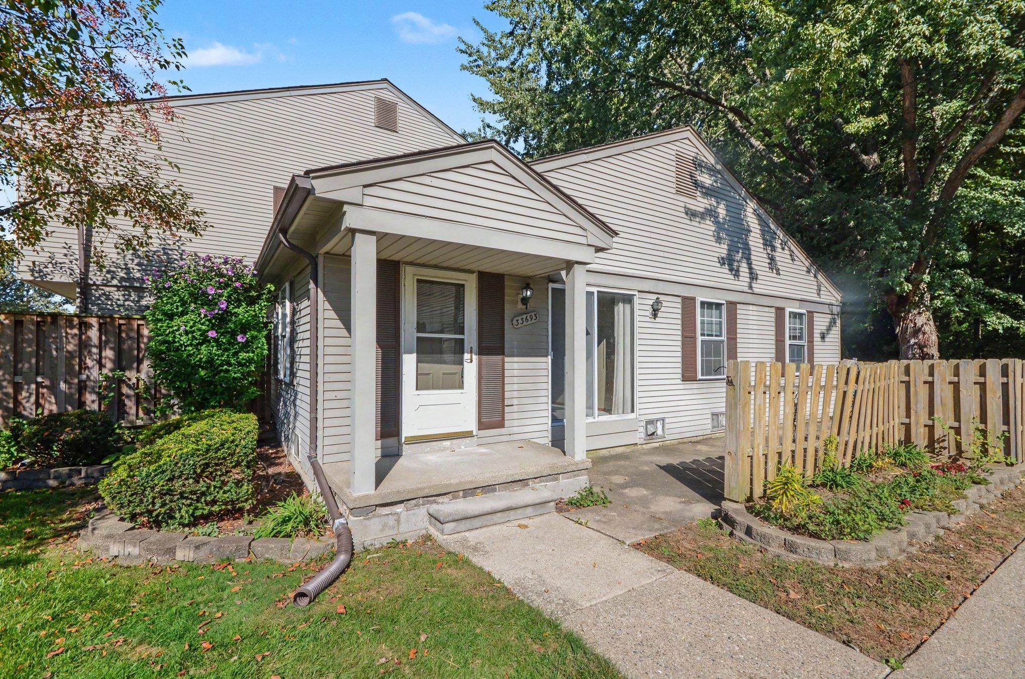 Photo 1 of Sale Pending at 33693 Bayview Dr, Chesterfield, MI 48047 | MLS# 58050223433 | Listing updated on 2026-10-01