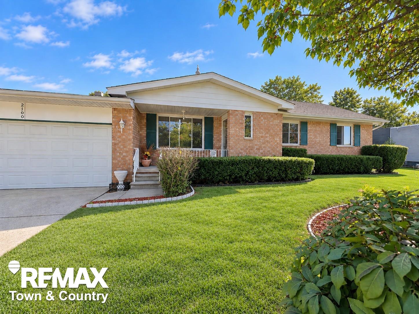Photo 4 of Single family home for sale at 2100 Hardwood Dr, Davison, MI 48423 | MLS# 5050223437 | Listing updated on 2026-09-30