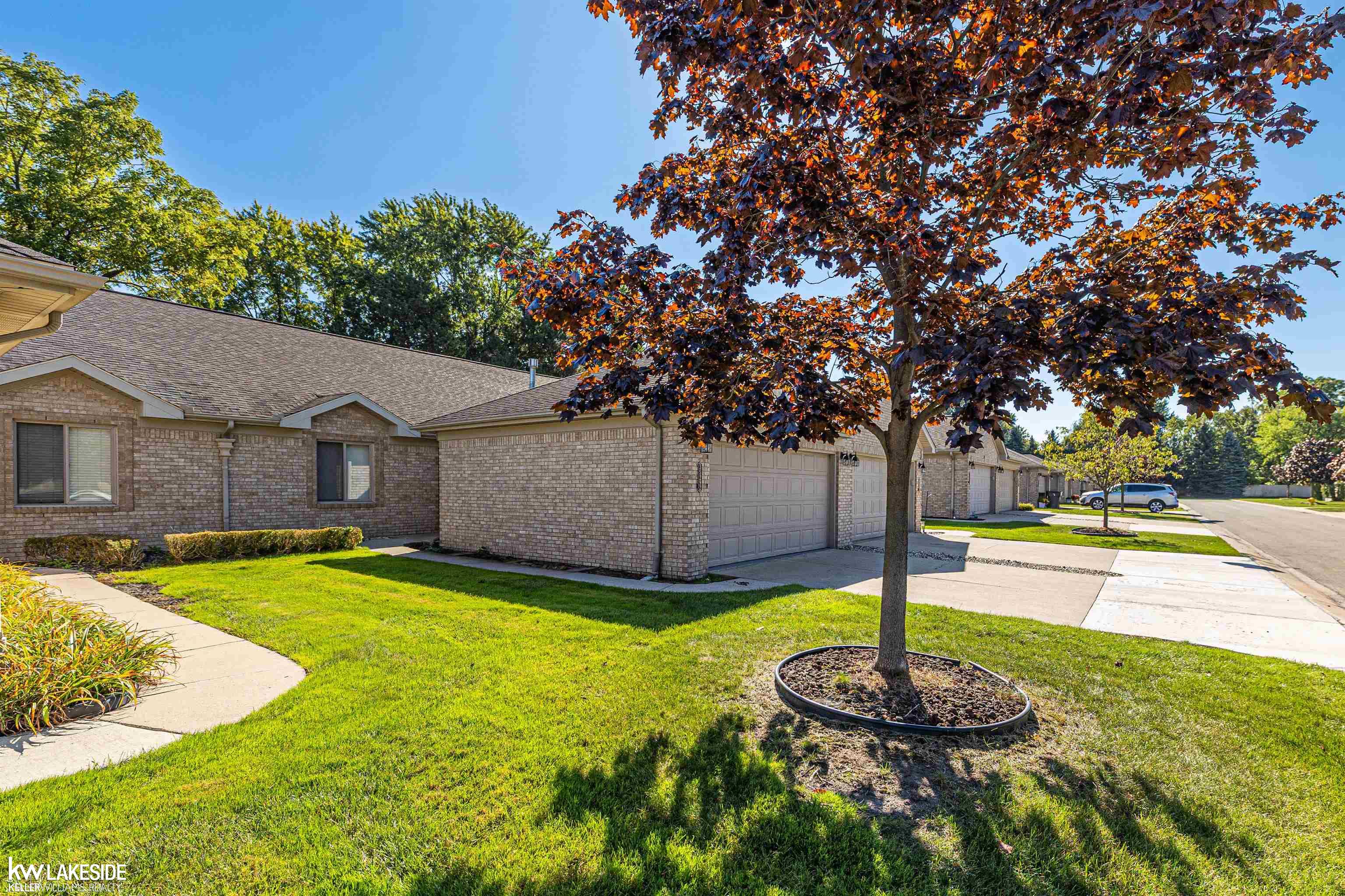 Photo 2 of Condo for sale at 35292 Silver Maple Dr, Clinton Township, MI 48035 | MLS# 58050223439 | Listing updated on 2026-09-30