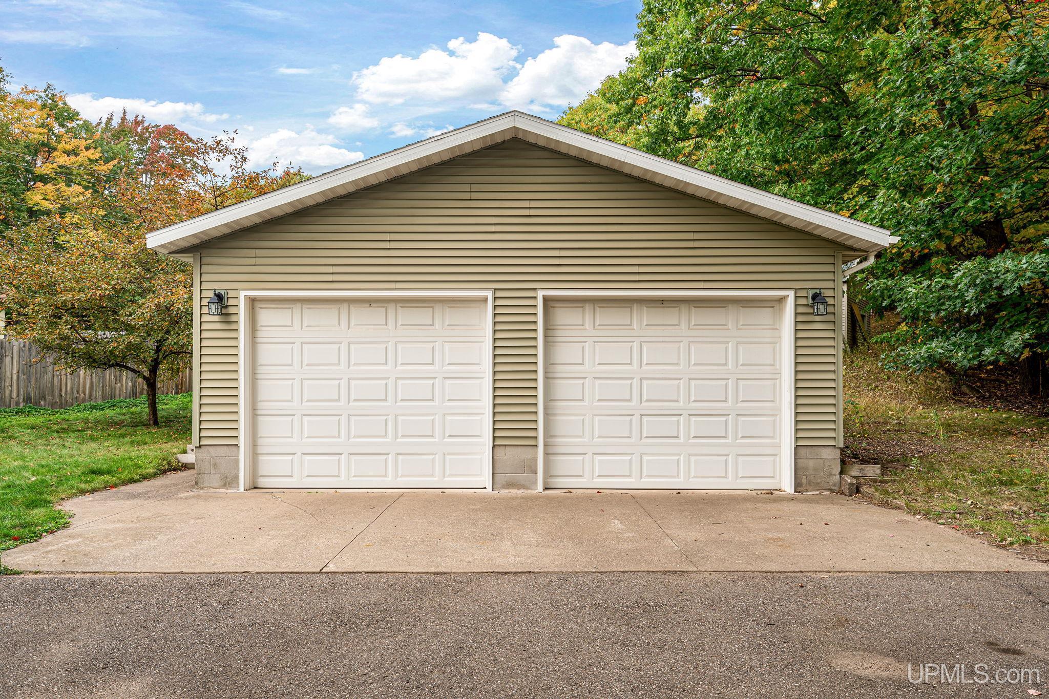 Photo 2 of Sale Pending at 2590 Werner St, Marquette, MI 49855 | MLS# 50223441 | Listing updated on 2026-10-02