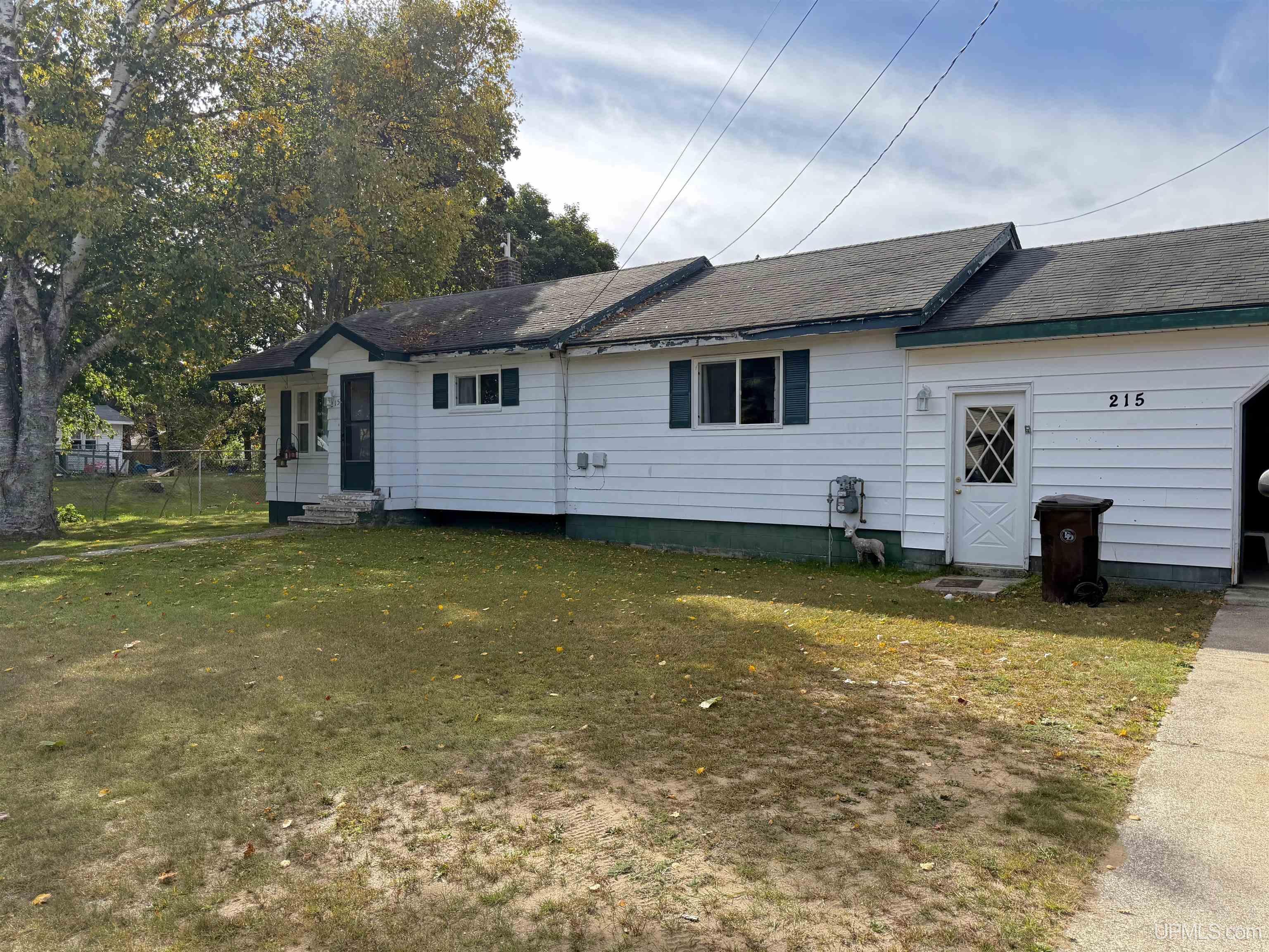 Photo 1 of Single family home for sale at 215 N 1st Street, Manistique, MI 49854 | MLS# 50223446 | Listing updated on 2026-10-06