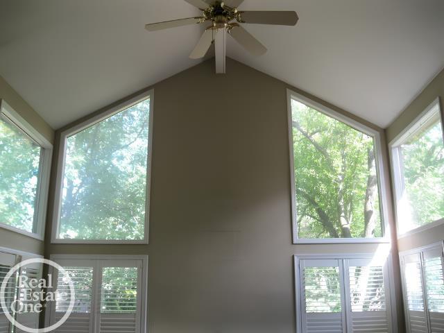 Listing Photo 5 - Condo for sale in building located at 43169 W Kirkwood Dr, Clinton Township, MI 48038
