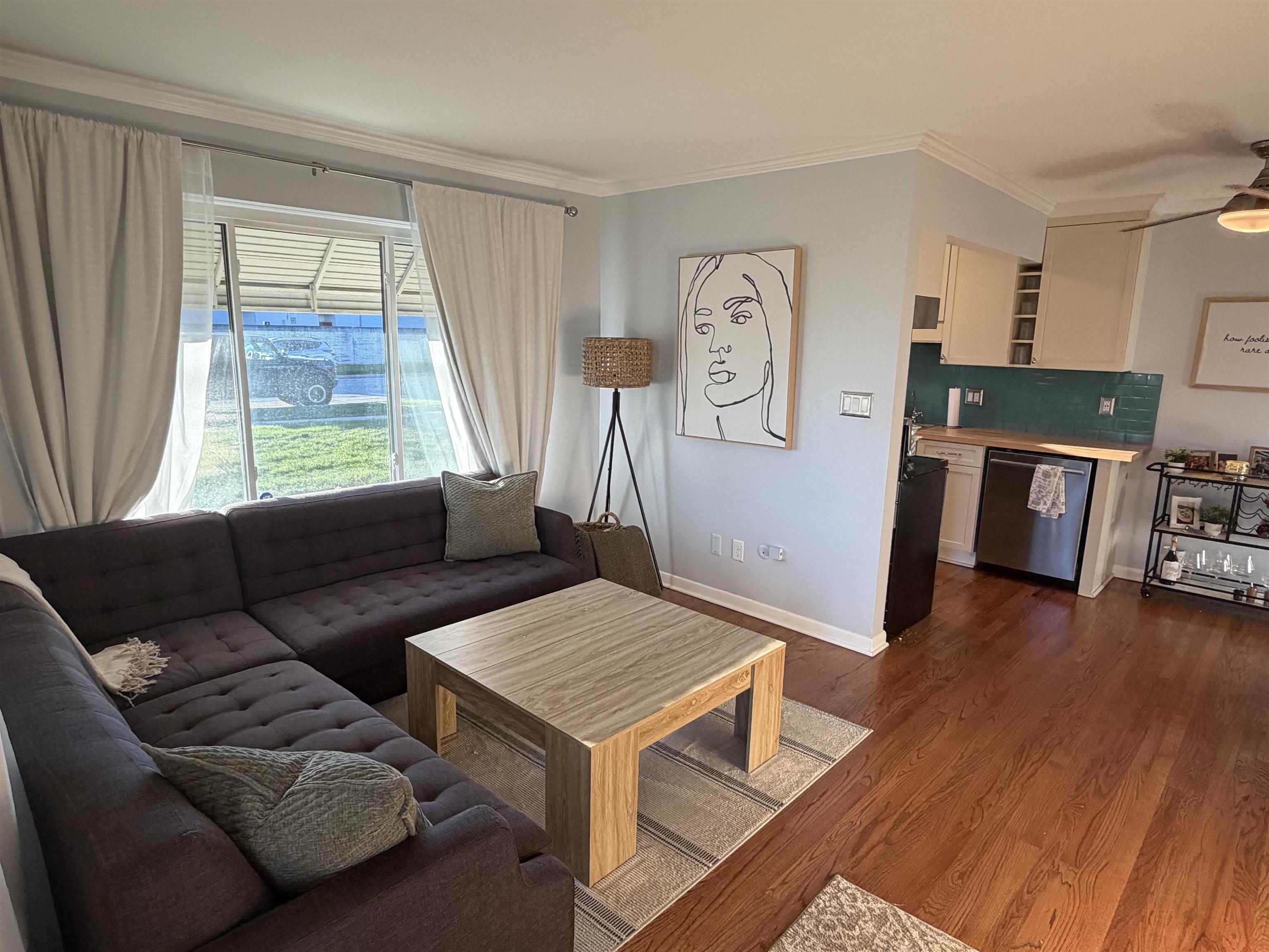 Listing Photo 4 - Condo for sale in building located at 2121 Clawson Ave, Royal Oak, MI 48073
