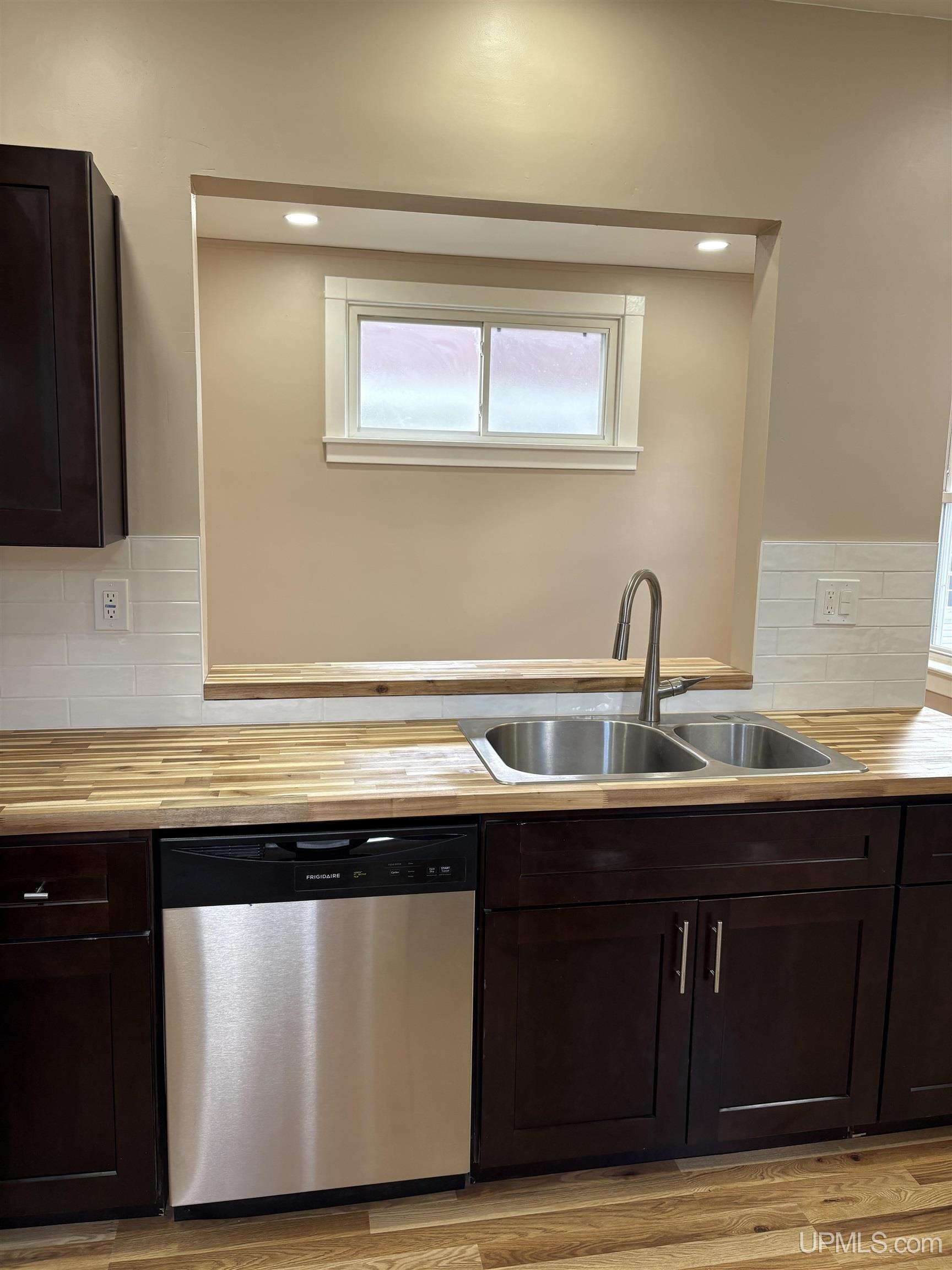 Photo 3 of Single family home for sale at 512 E Longyear St, Bessemer, MI 49911 | MLS# 50223467 | Listing updated on 2026-10-01