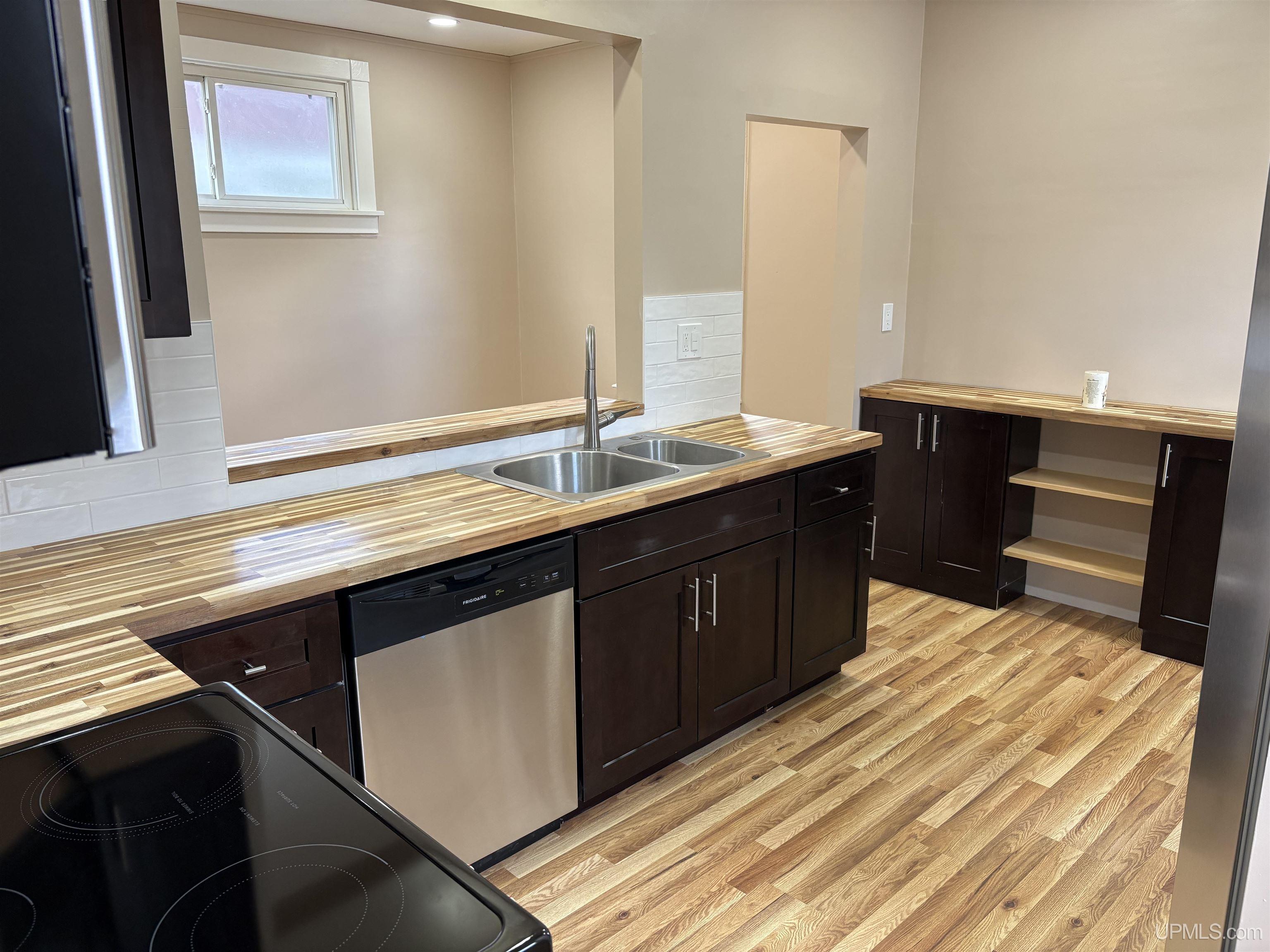 Photo 4 of Single family home for sale at 512 E Longyear St, Bessemer, MI 49911 | MLS# 50223467 | Listing updated on 2026-10-01