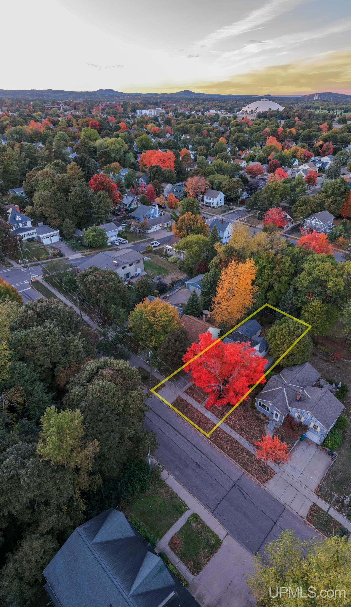 Photo 2 of Single family home for sale at 419 E Prospect St, Marquette, MI 49855 | MLS# 50223469 | Listing updated on 2026-10-06
