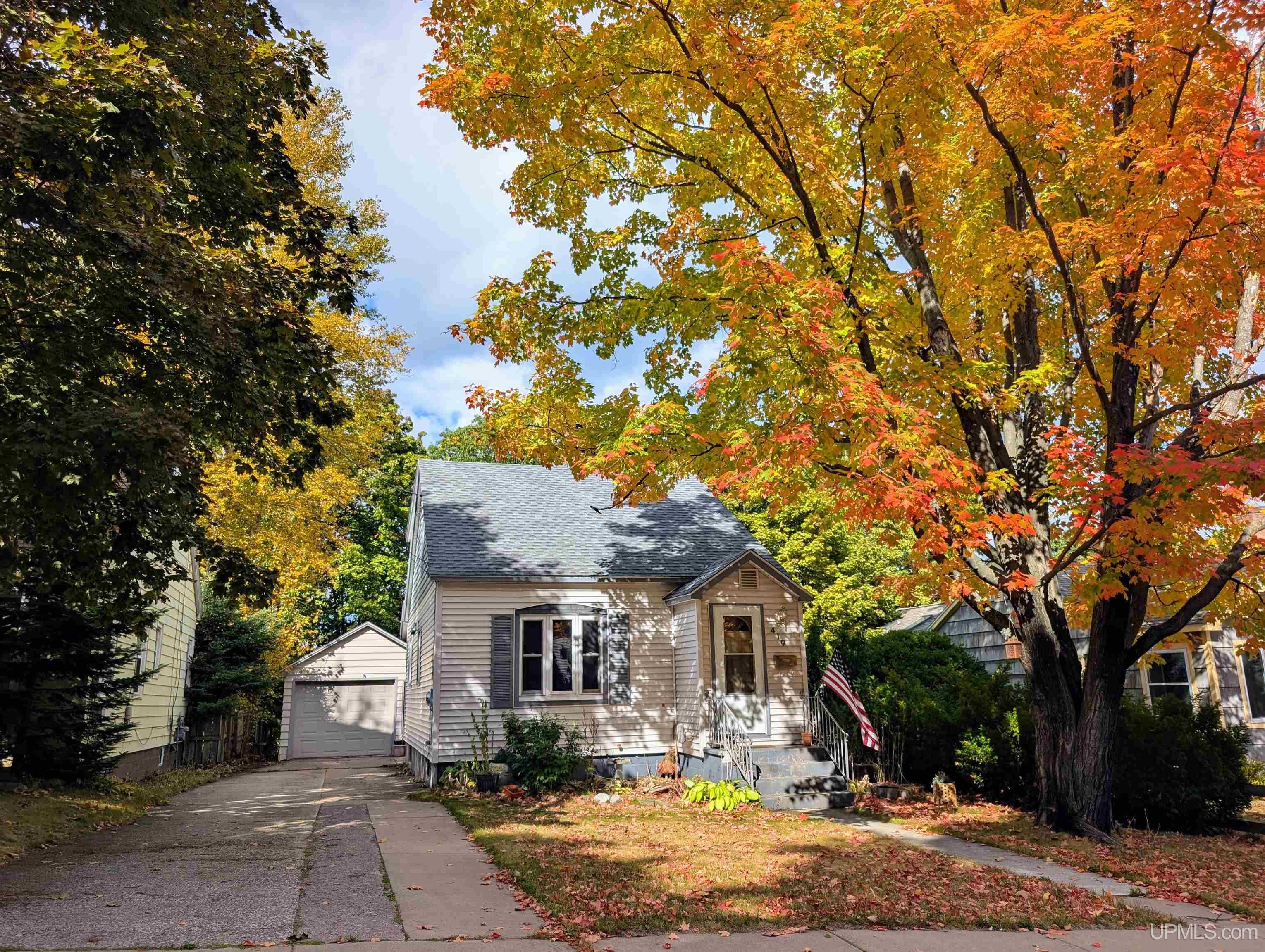 Photo 4 of Single family home for sale at 419 E Prospect St, Marquette, MI 49855 | MLS# 50223469 | Listing updated on 2026-10-06