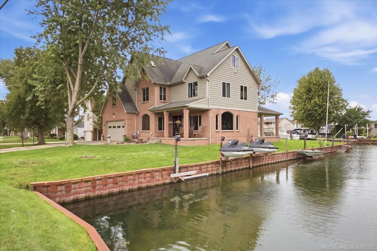 Photo 2 of Single family home for sale at 38241 Circle Dr, Harrison Township, MI 48045 | MLS# 58050223472 | Listing updated on 2026-10-04