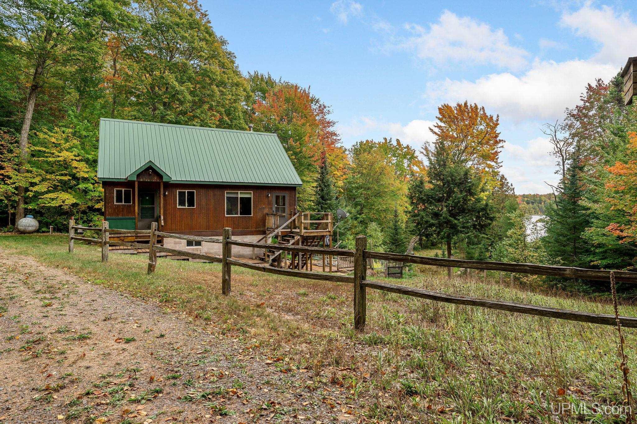 Photo 3 of Single family home for sale at E6971 Maple Grv Rd, Munising, MI 49862 | MLS# 50223482 | Listing updated on 2026-10-01