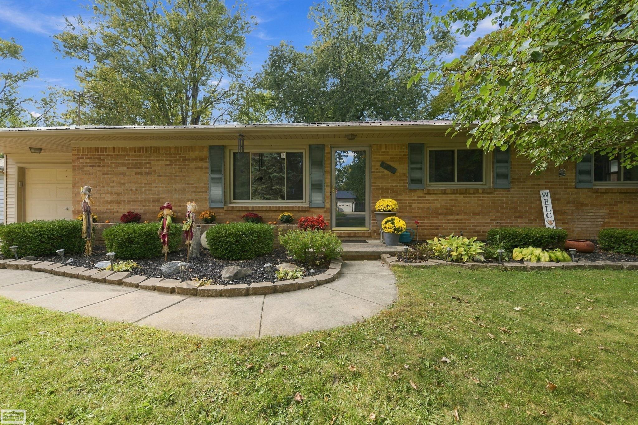 Photo 1 of Single family home for sale at 537 N Neeper St, Capac, MI 48014 | MLS# 58050223484 | Listing updated on 2026-10-01