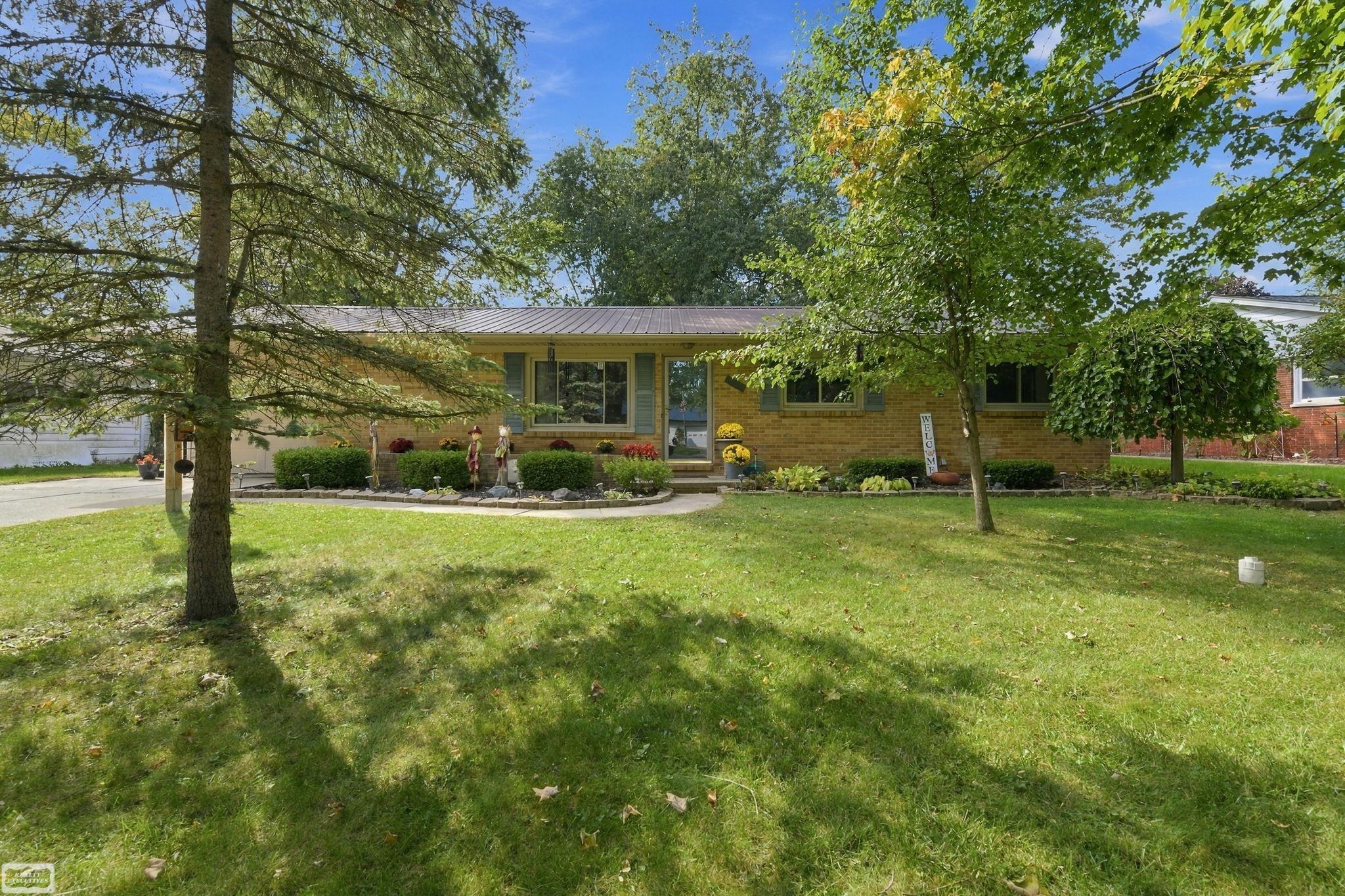 Photo 3 of Single family home for sale at 537 N Neeper St, Capac, MI 48014 | MLS# 58050223484 | Listing updated on 2026-10-01