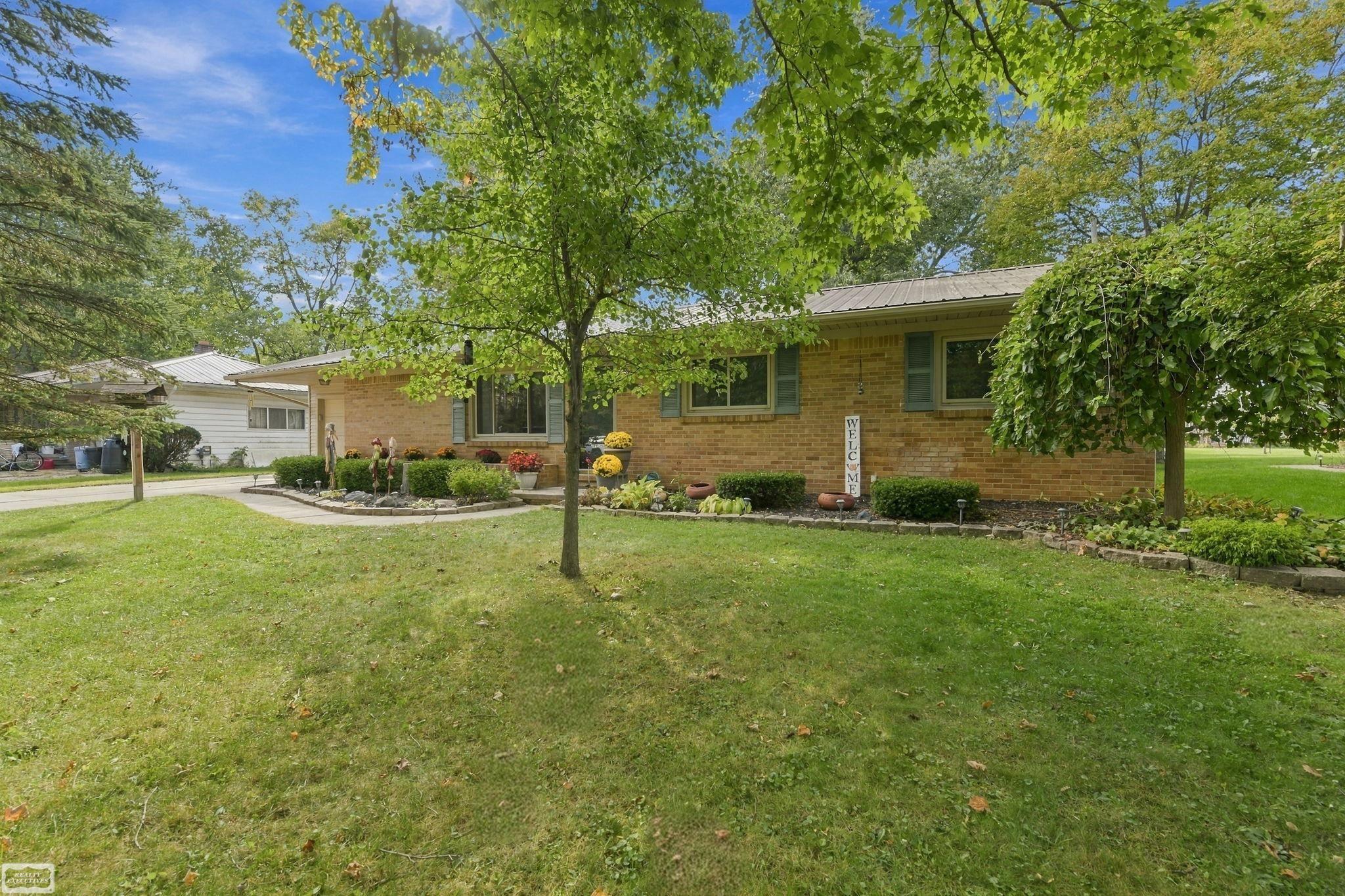 Photo 3 of Single family home for sale at 537 N Neeper St, Capac, MI 48014 | MLS# 58050223484 | Listing updated on 2026-10-01
