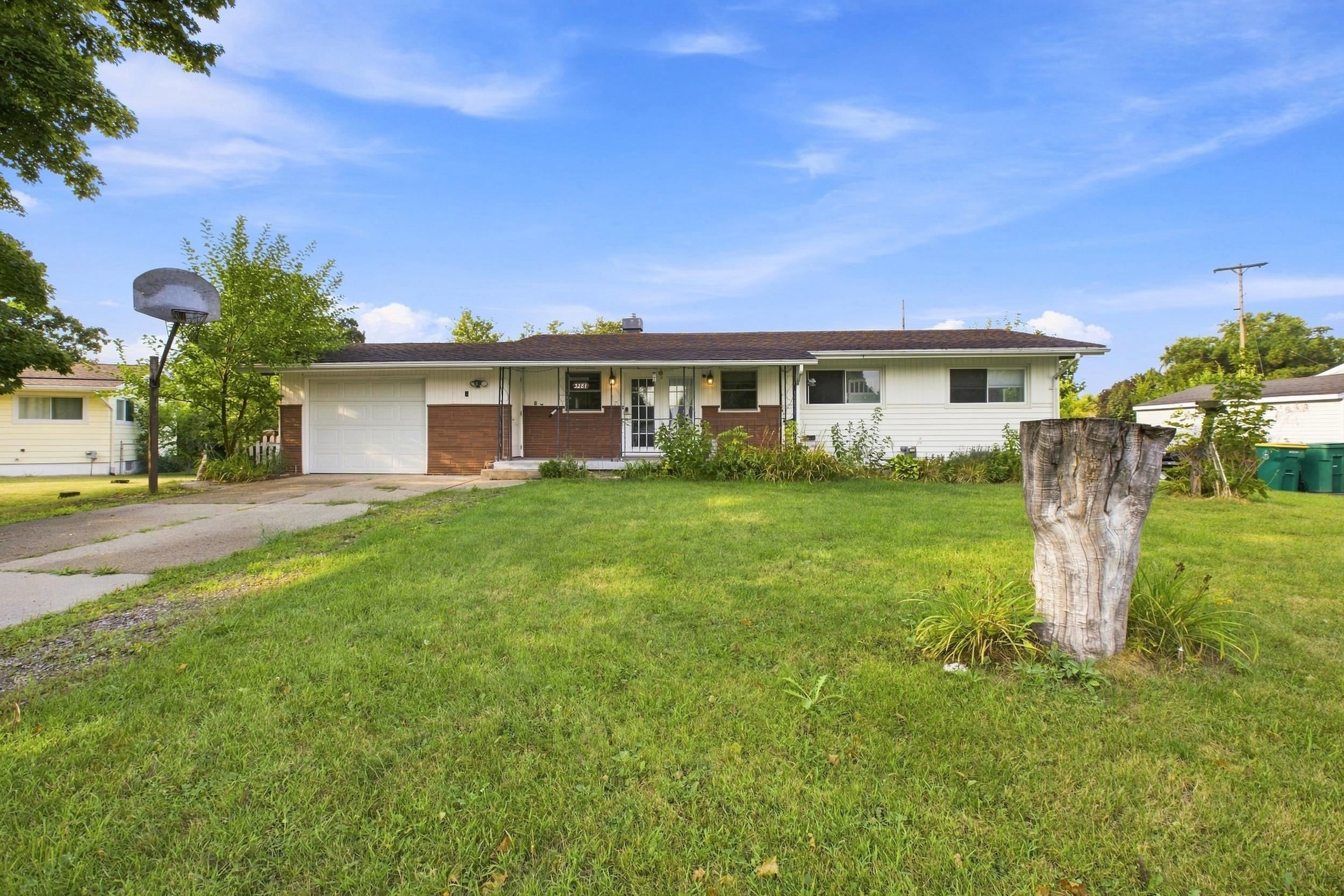 Photo 2 of Single family home for sale at 3281 Broadmore Dr, Bay City, MI 48706 | MLS# 50223485 | Listing updated on 2026-10-01