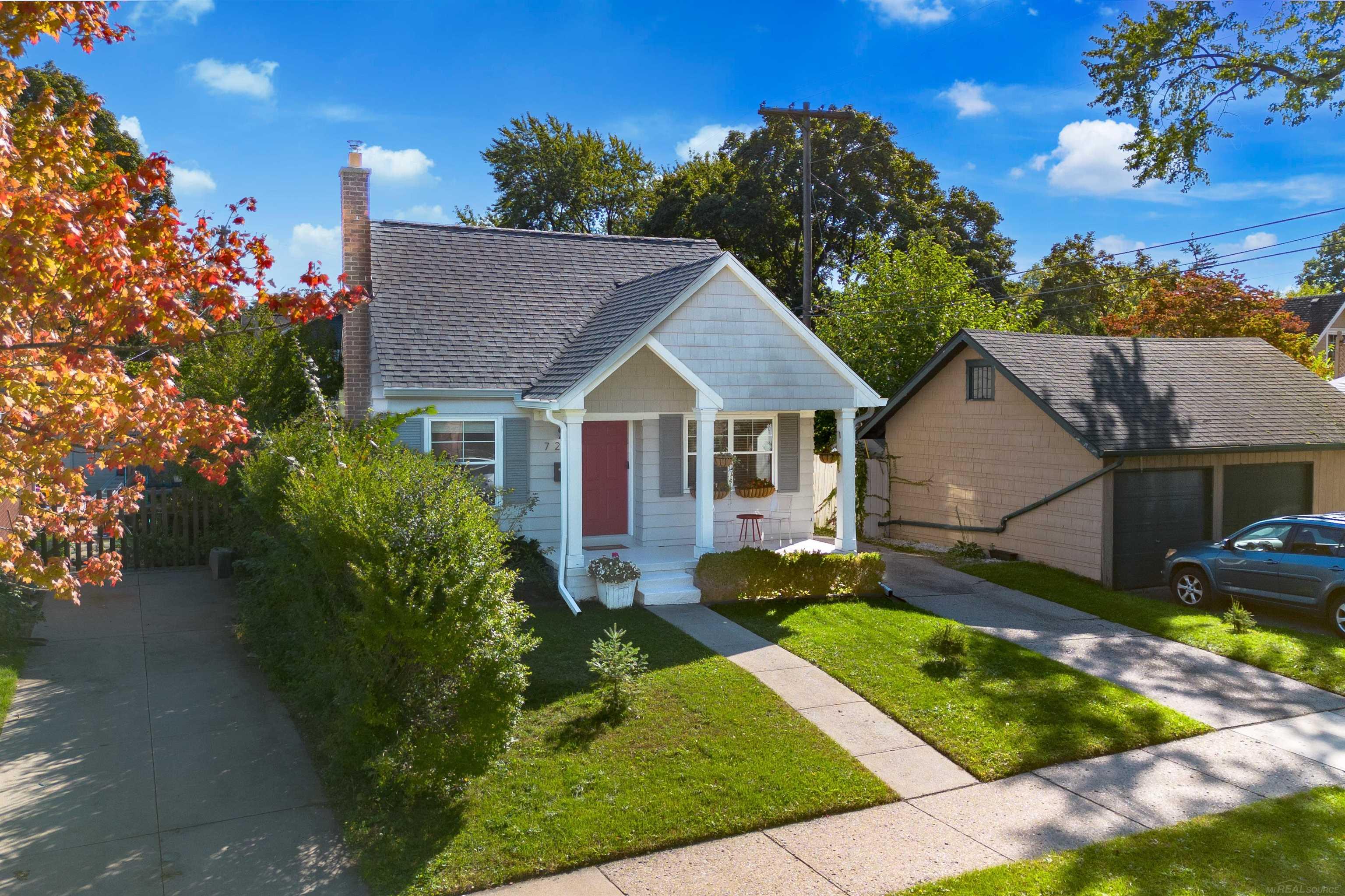Photo 2 of Single family home for sale at 727 S Alexander Ave, Royal Oak, MI 48067 | MLS# 58050223486 | Listing updated on 2026-10-05