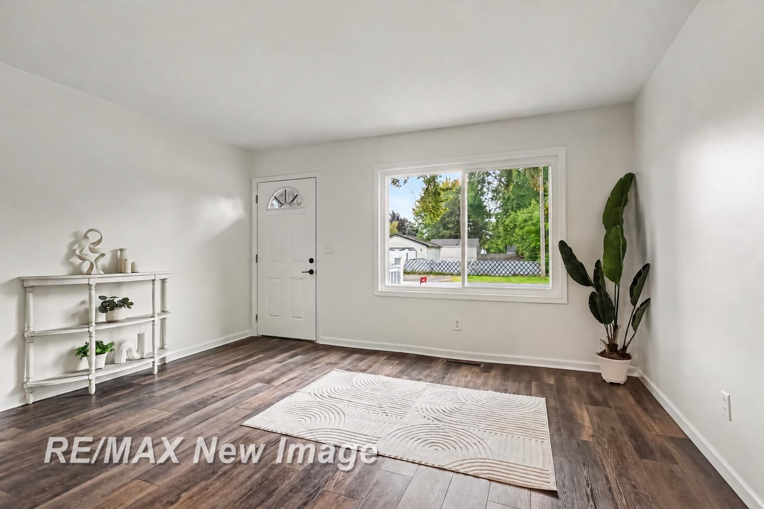 Photo 4 of Single family home for sale at 1382 Flanders Dr, Saginaw, MI 48604 | MLS# 61050223492 | Listing updated on 2026-10-04