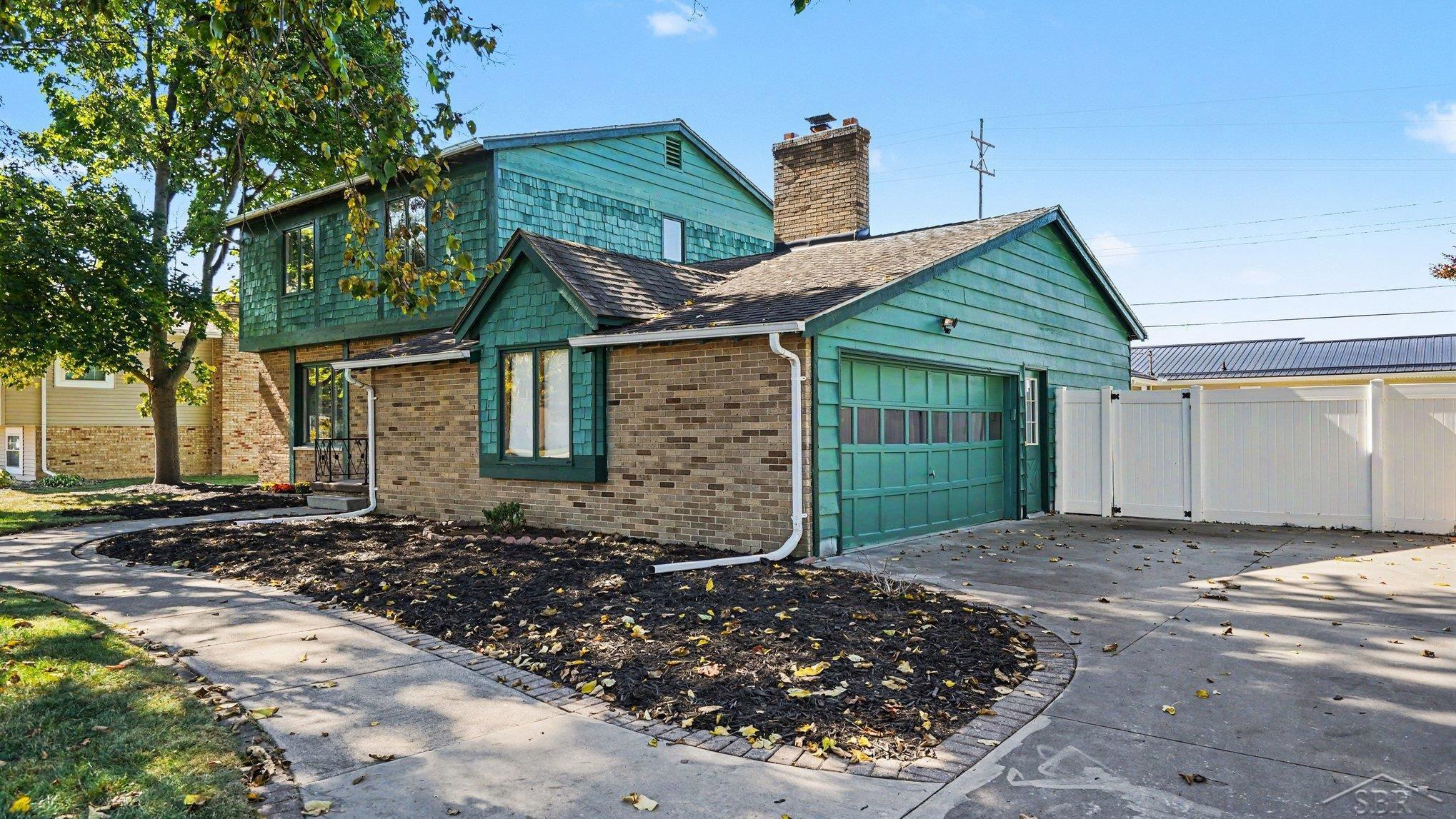 Photo 3 of Single family home for sale at 4464 W Park Dr, Bay City, MI 48706 | MLS# 61050223507 | Listing updated on 2026-10-01