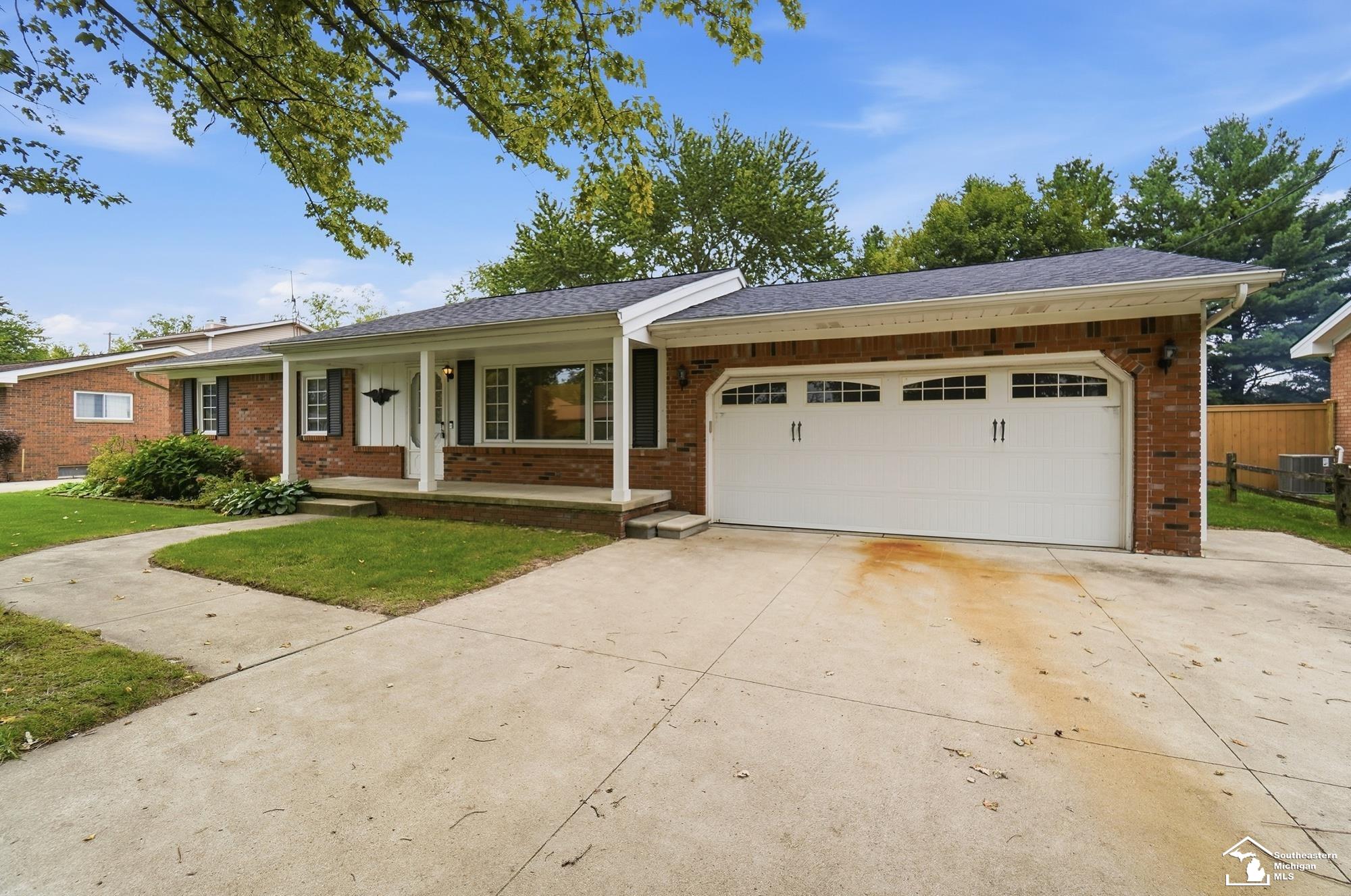 Photo 3 of Single family home for sale at 15592 Eastwood St, Monroe, MI 48161 | MLS# 57050223509 | Listing updated on 2026-10-01