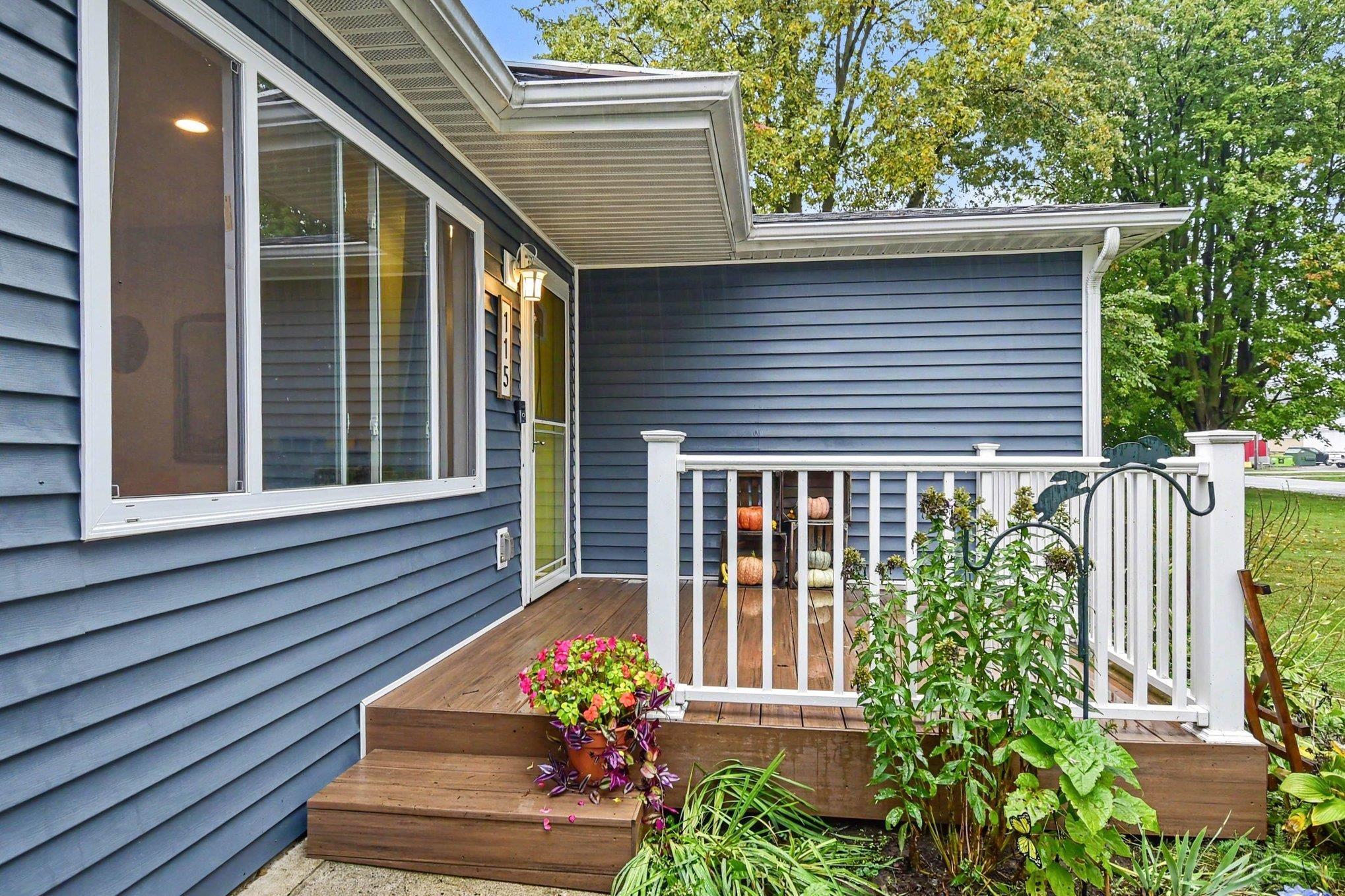 Photo 3 of Single family home for sale at 115 Chestnut St, Breckenridge, MI 48615 | MLS# 61050223526 | Listing updated on 2026-10-02
