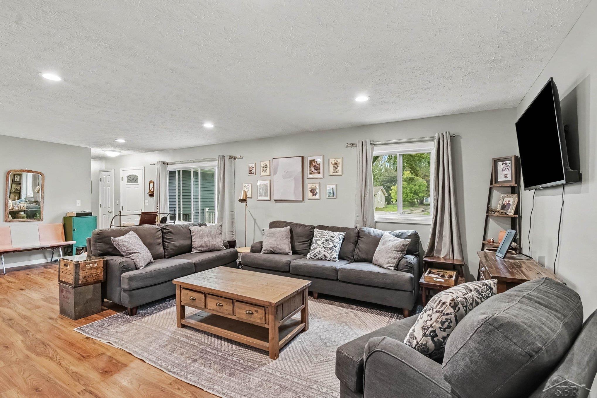 Photo 4 of Single family home for sale at 115 Chestnut St, Breckenridge, MI 48615 | MLS# 61050223526 | Listing updated on 2026-10-02