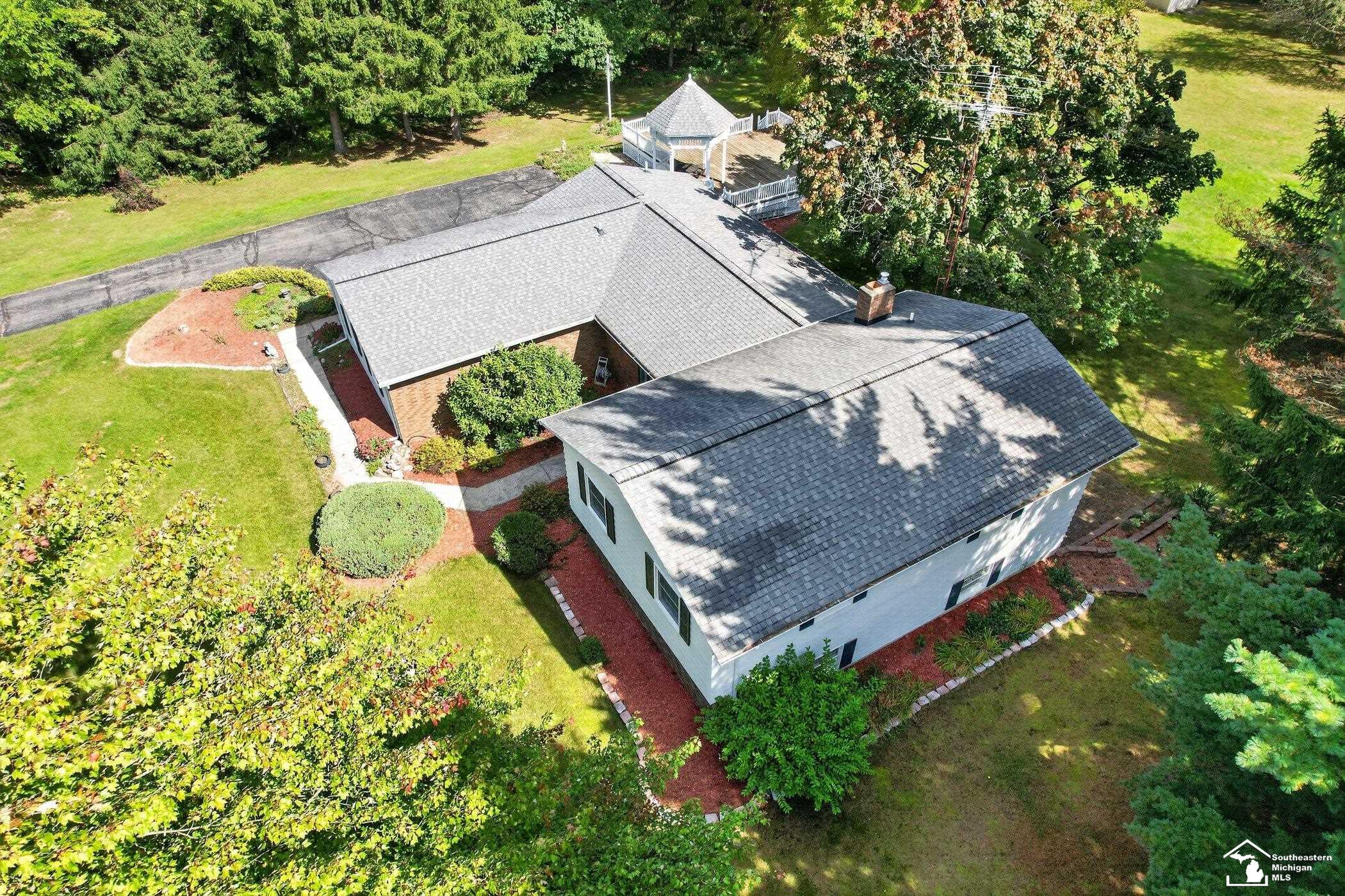 Photo 4 of Single family home for sale at 355 Sandy Beach Dr, Clarklake, MI 49234 | MLS# 57050223539 | Listing updated on 2026-10-01