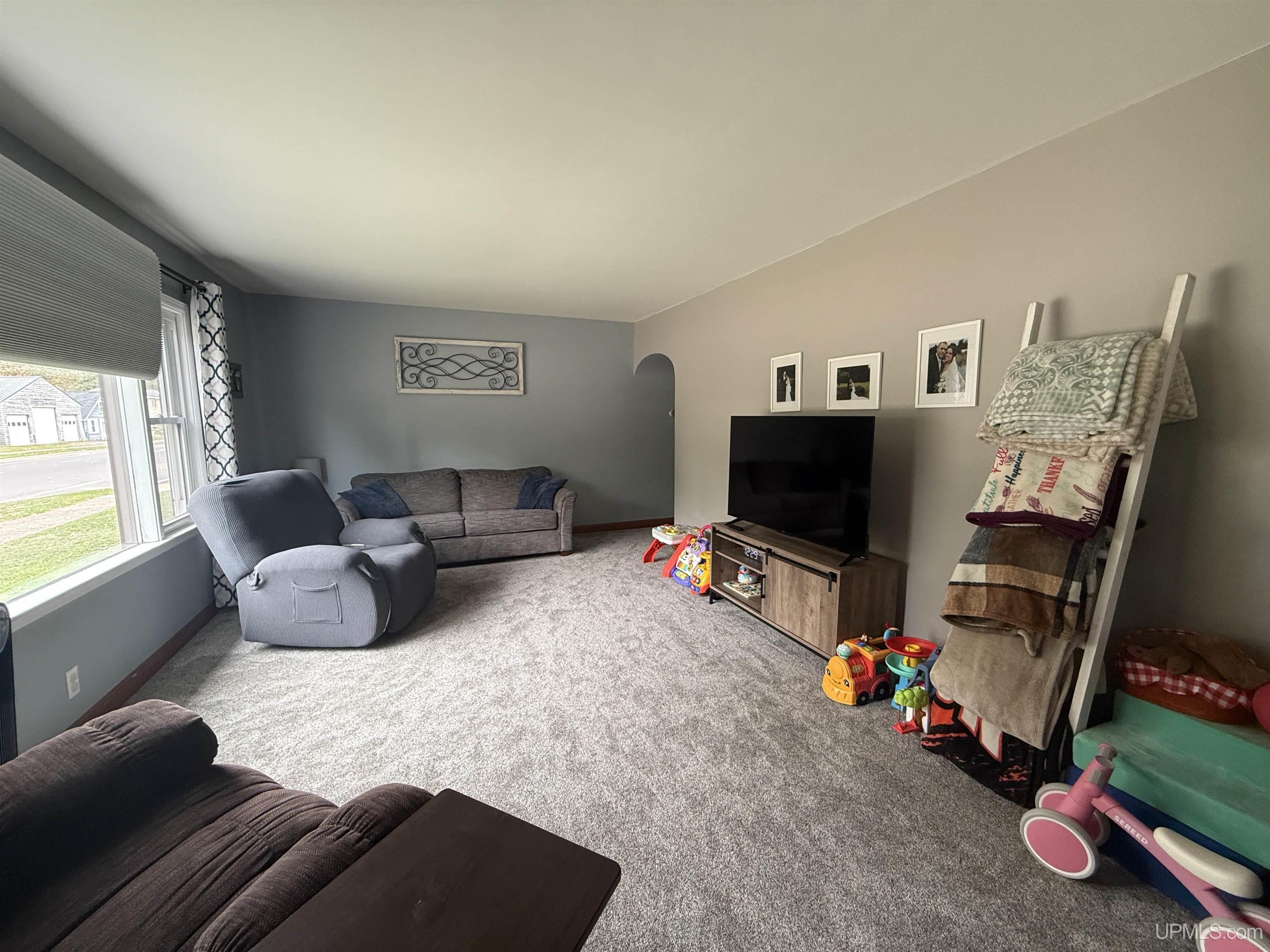 Photo 3 of Single family home for sale at 420 N Hemlock St, Ironwood, MI 49938 | MLS# 50223552 | Listing updated on 2026-10-06