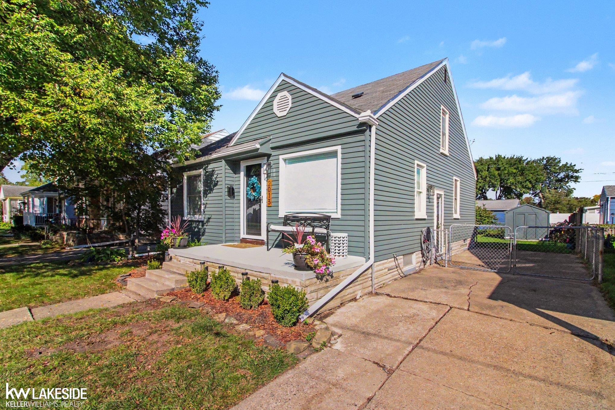 Photo 2 of Single family home for sale at 2013 East 4th St, Royal Oak, MI 48067 | MLS# 58050223556 | Listing updated on 2026-10-06