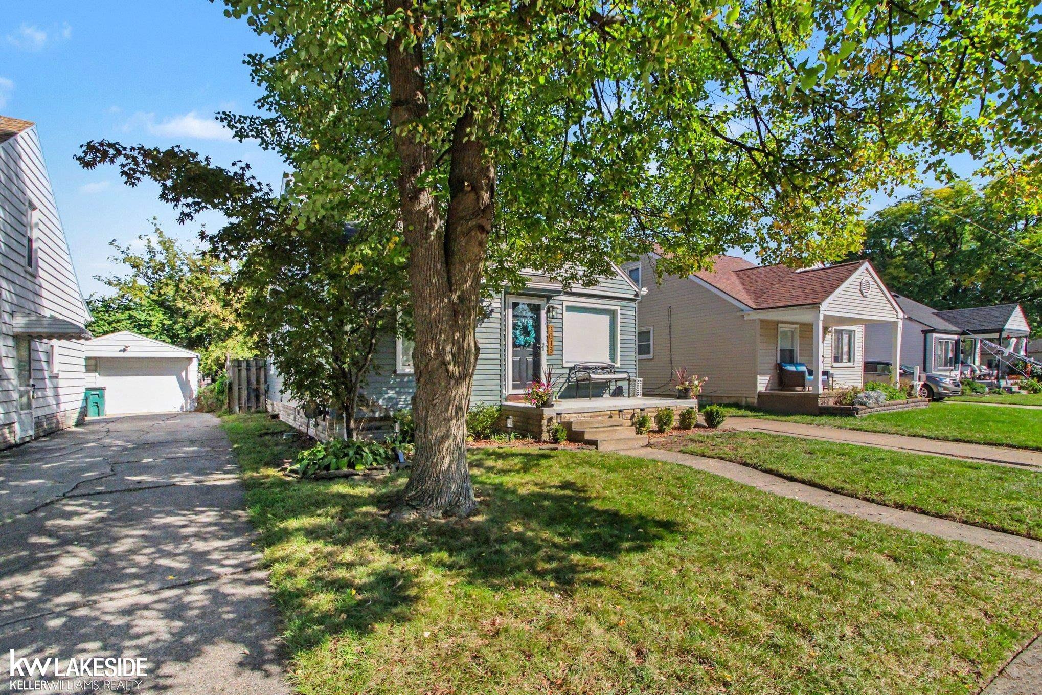 Photo 3 of Single family home for sale at 2013 East 4th St, Royal Oak, MI 48067 | MLS# 58050223556 | Listing updated on 2026-10-06