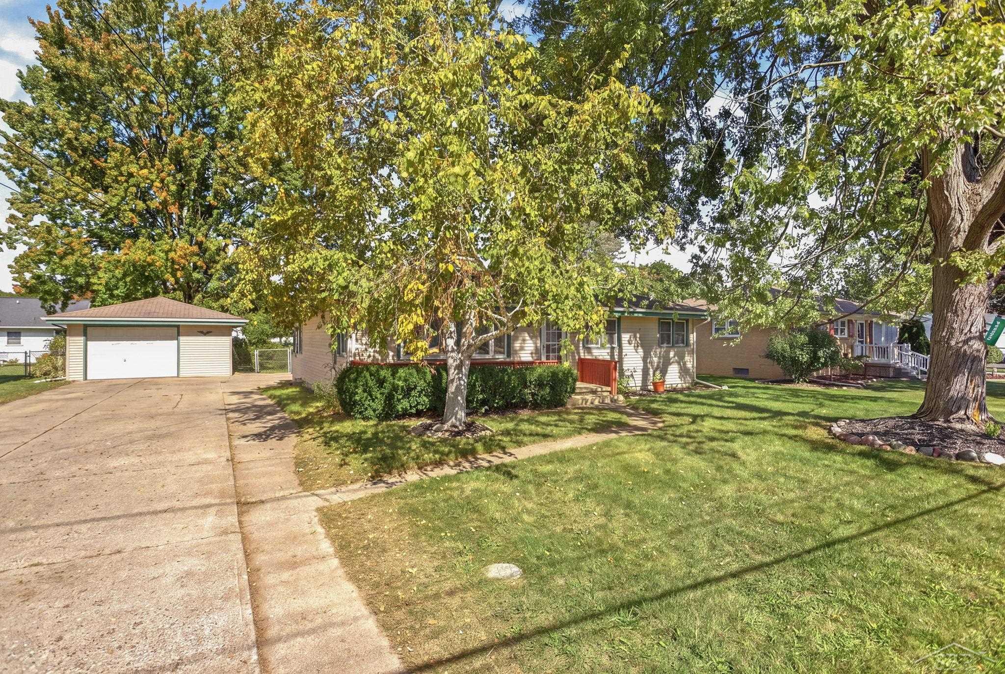 Photo 2 of Single family home for sale at 2222 Plainview Dr, Saginaw, MI 48603 | MLS# 61050223566 | Listing updated on 2026-10-01