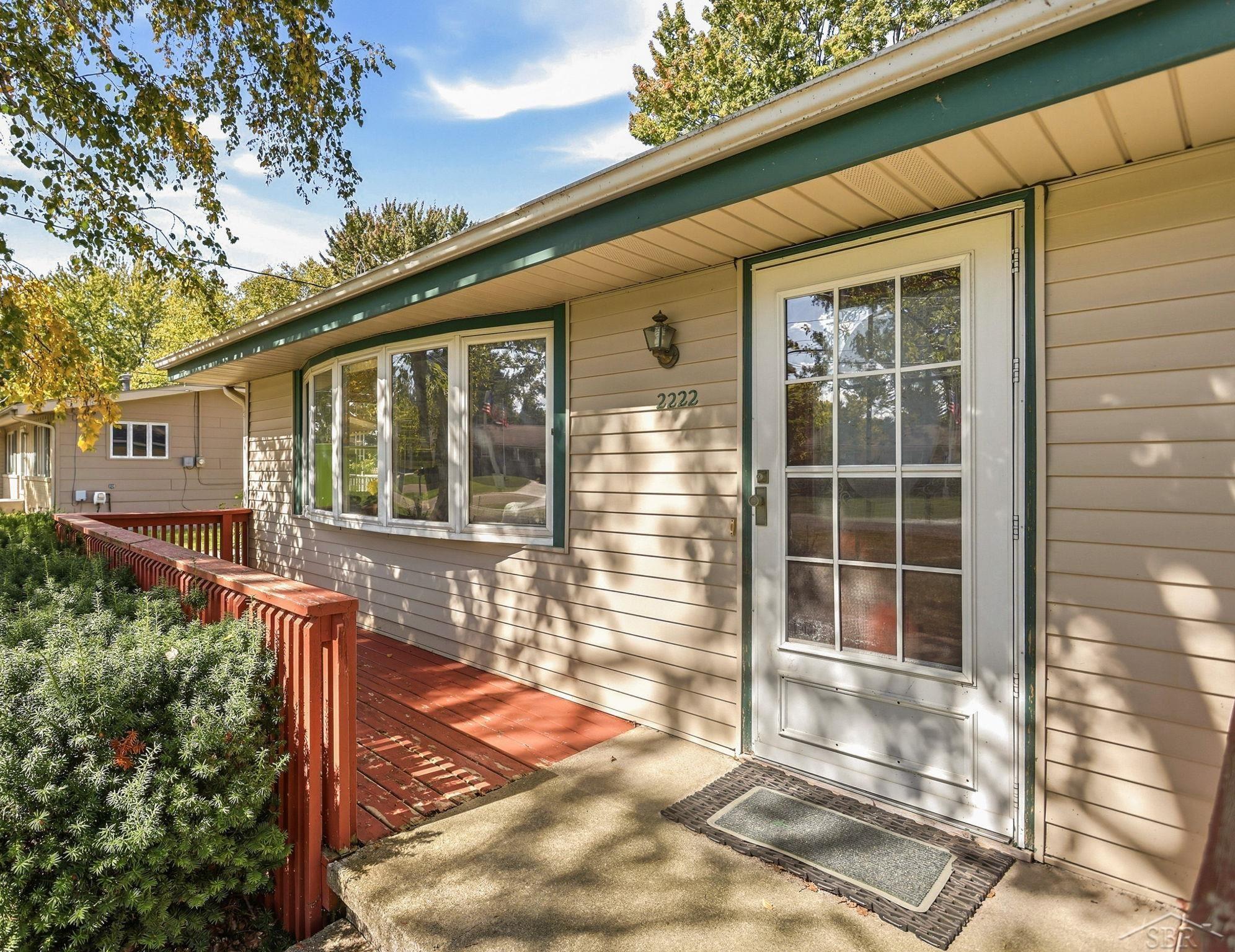 Photo 3 of Single family home for sale at 2222 Plainview Dr, Saginaw, MI 48603 | MLS# 61050223566 | Listing updated on 2026-10-01