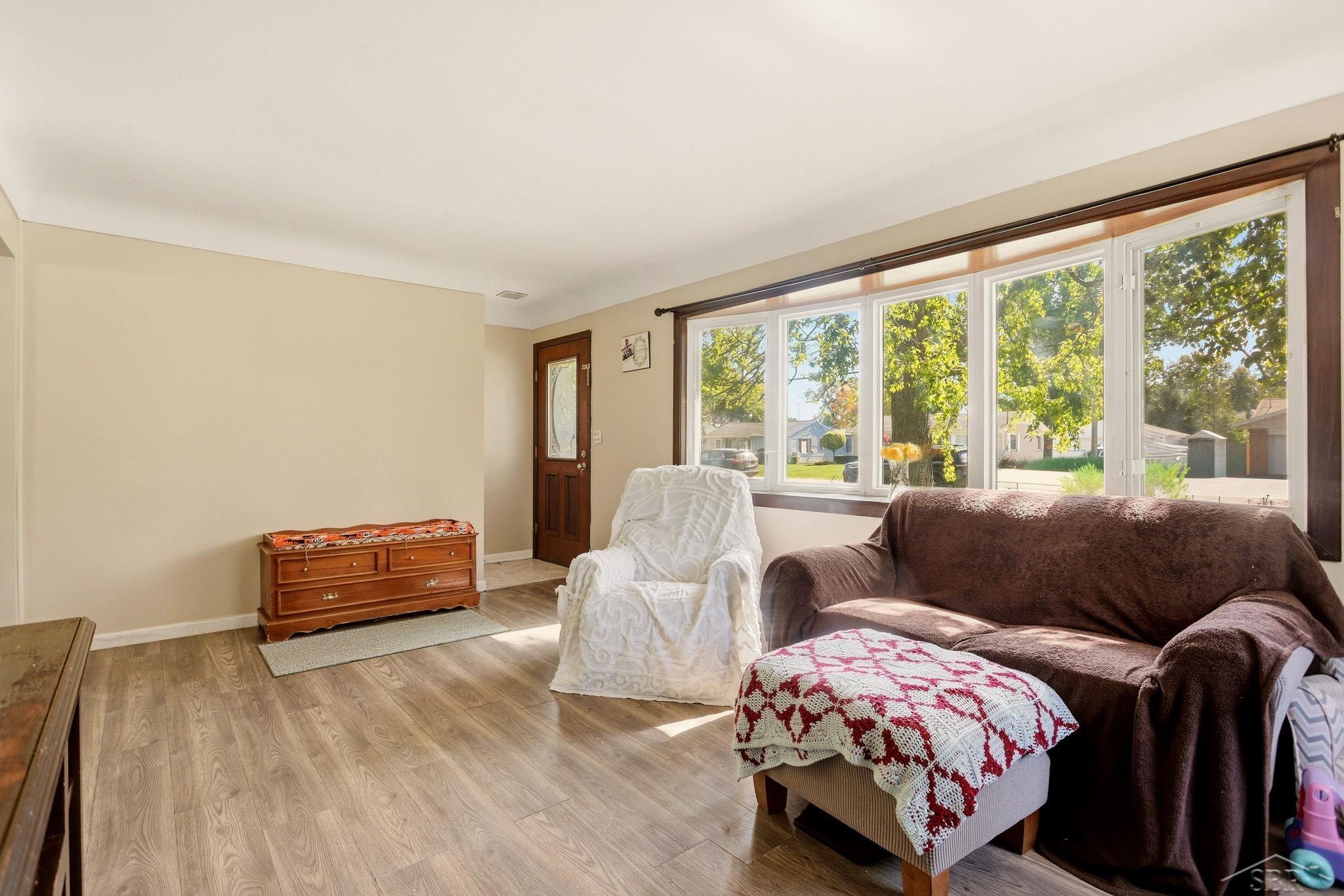 Photo 3 of Single family home for sale at 2222 Plainview Dr, Saginaw, MI 48603 | MLS# 61050223566 | Listing updated on 2026-10-01