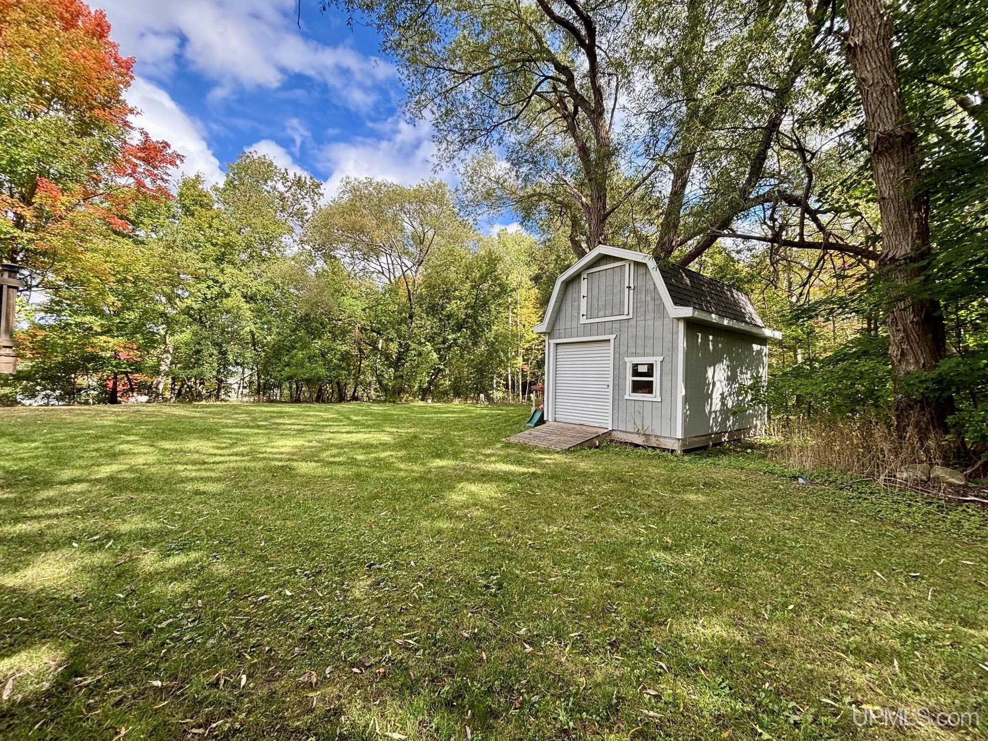 Photo 3 of Single family home for sale at 1710 Granite Ave, Marquette, MI 49855 | MLS# 50223568 | Listing updated on 2026-10-06