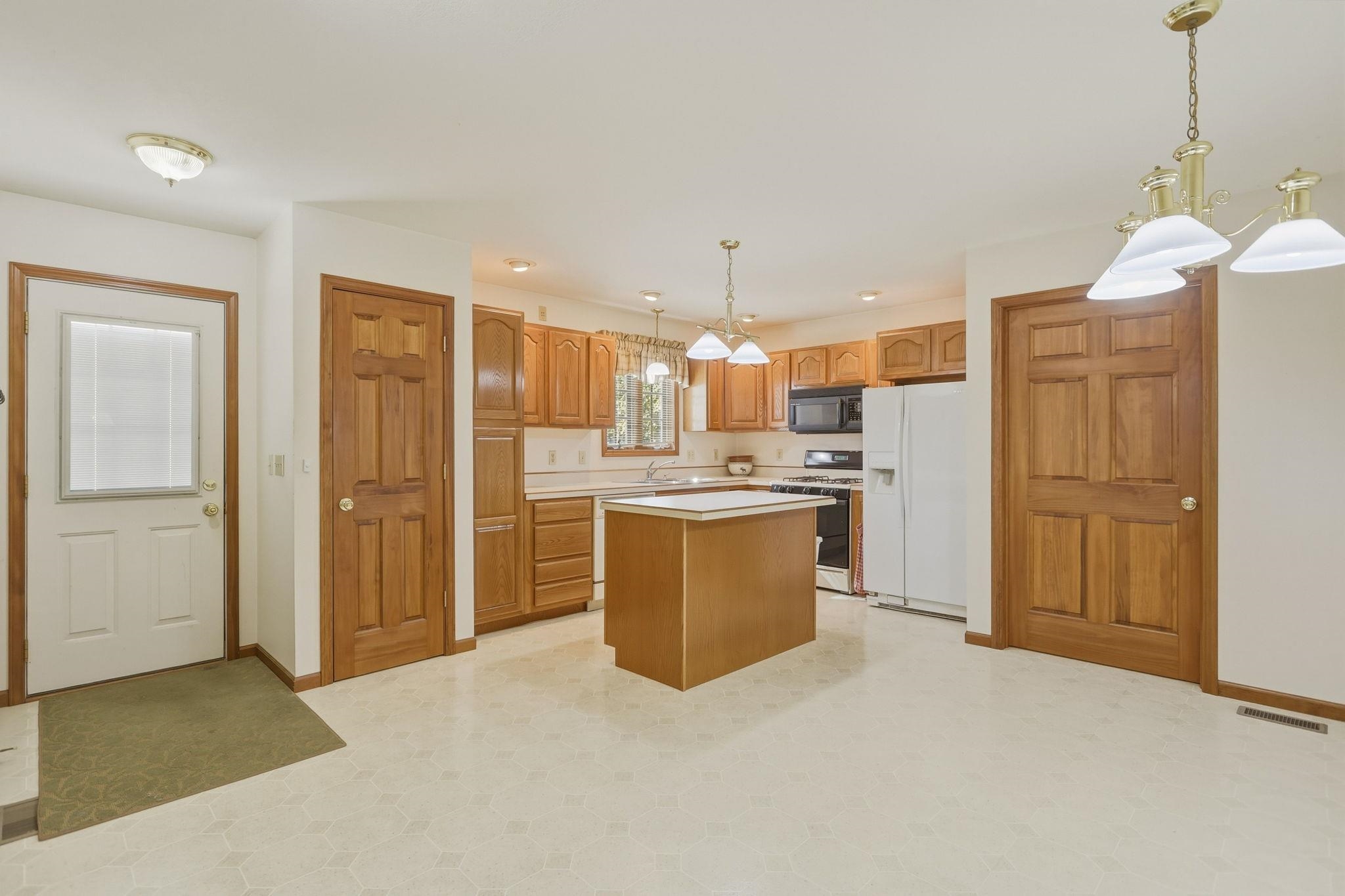 Photo 3 of Single family home for sale at 4895 Main St, Millington, MI 48746 | MLS# 5050223571 | Listing updated on 2026-10-02