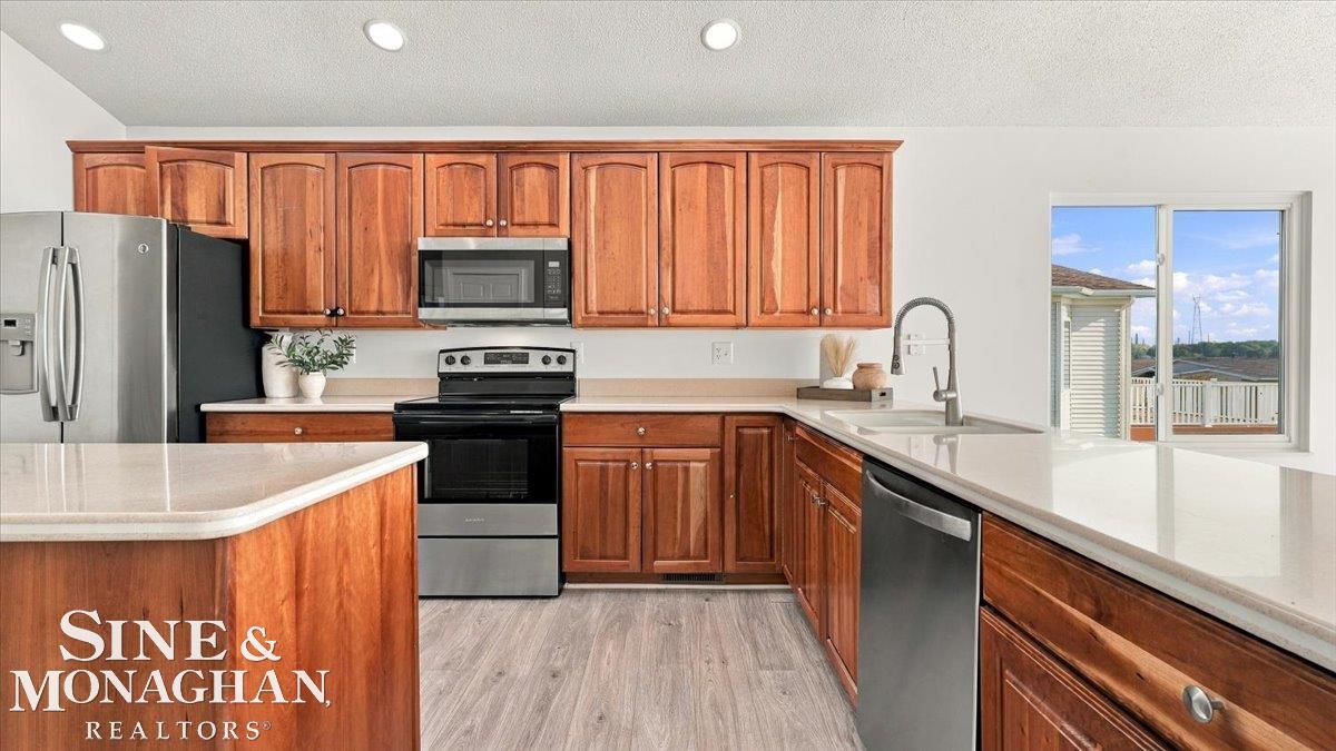 Photo 4 of Condo for sale at 843 Crystal Ln, Marysville, MI 48040 | MLS# 58050223577 | Listing updated on 2026-10-01