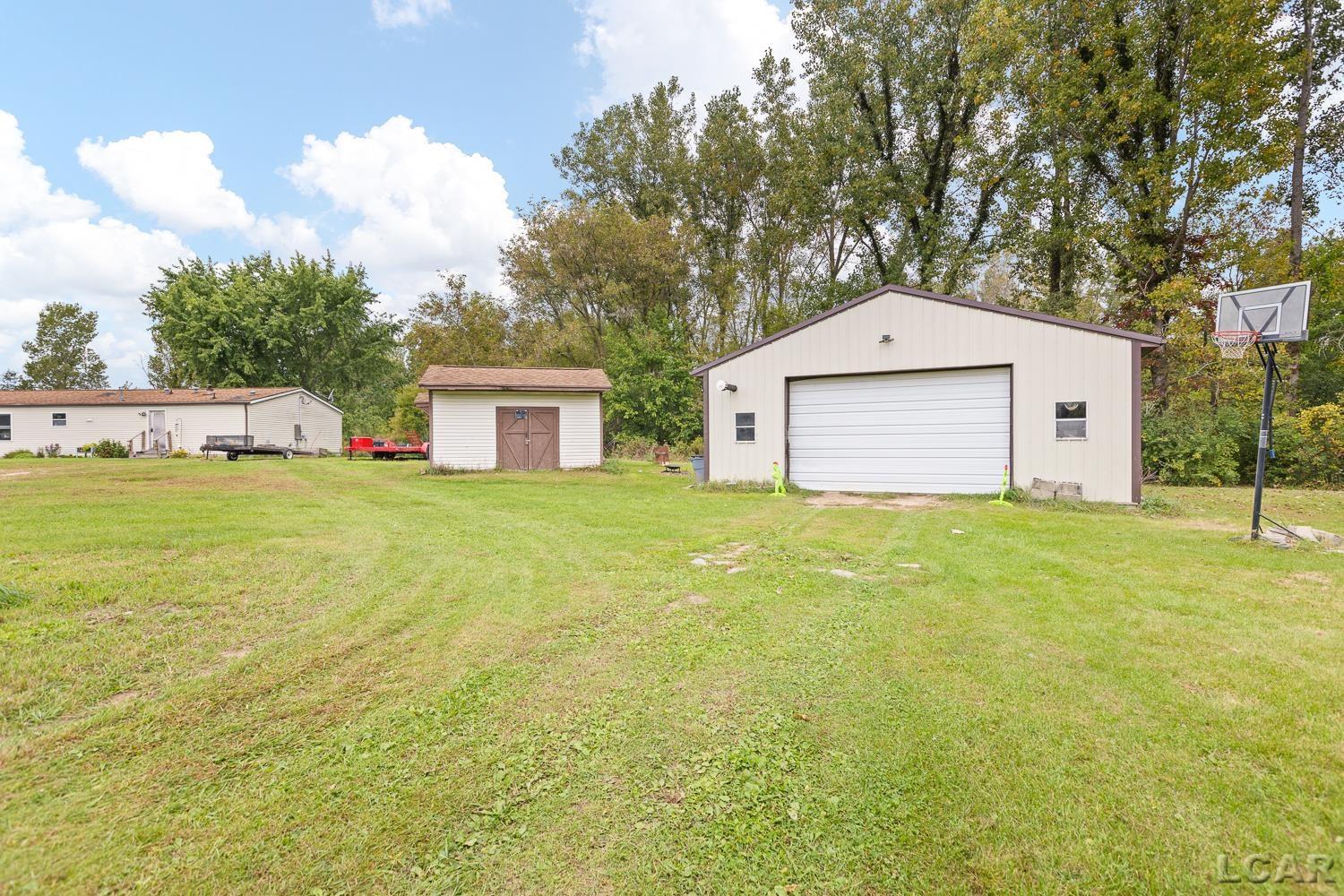 Photo 2 of Single family home for sale at 11818 Silver Lake Hwy, Brooklyn, MI 49230 | MLS# 56050223581 | Listing updated on 2026-10-05