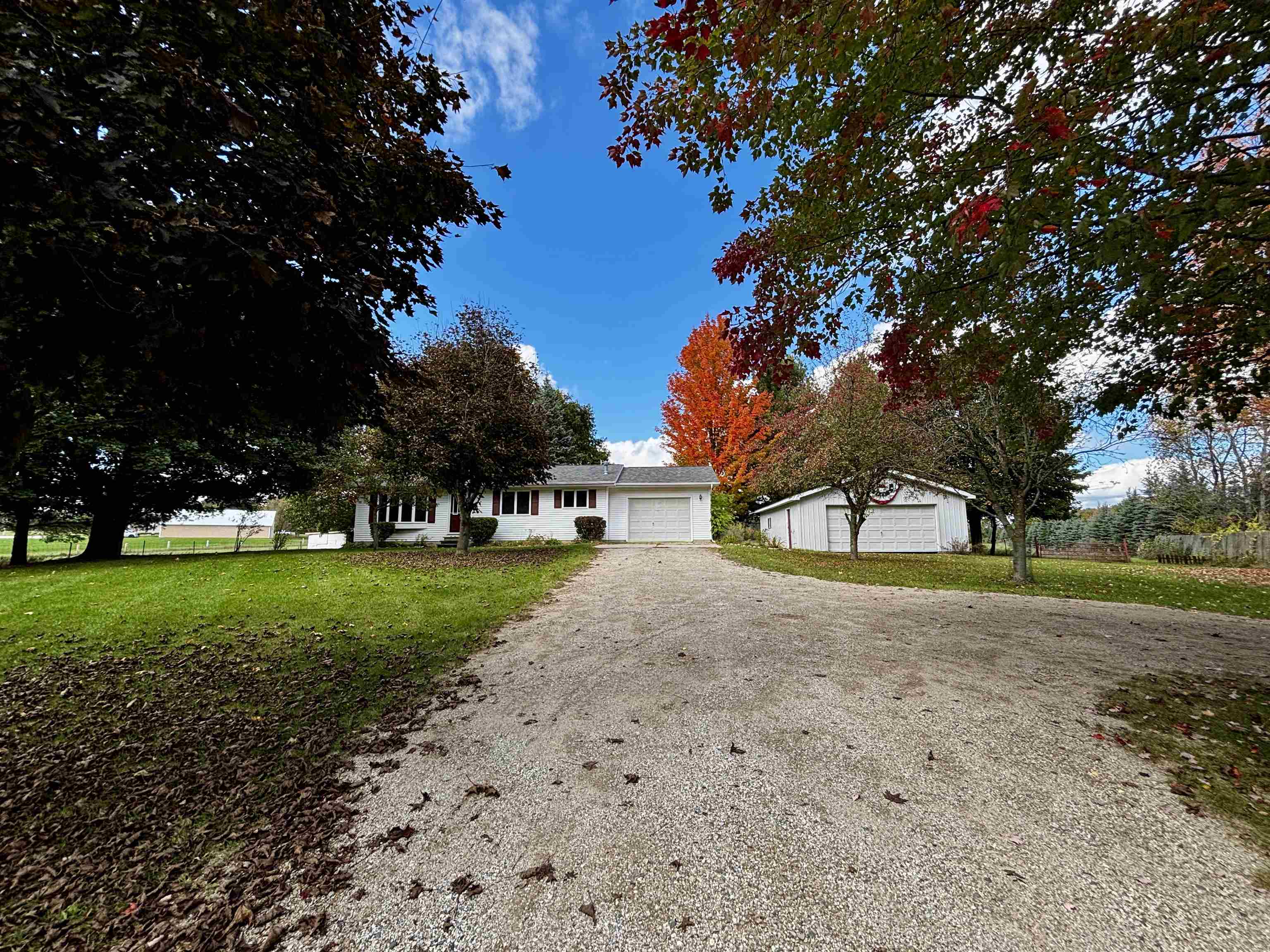 Photo 3 of Single family home for sale at 1640 W Surrey Rd, Farwell, MI 48622 | MLS# 50223584 | Listing updated on 2026-10-06