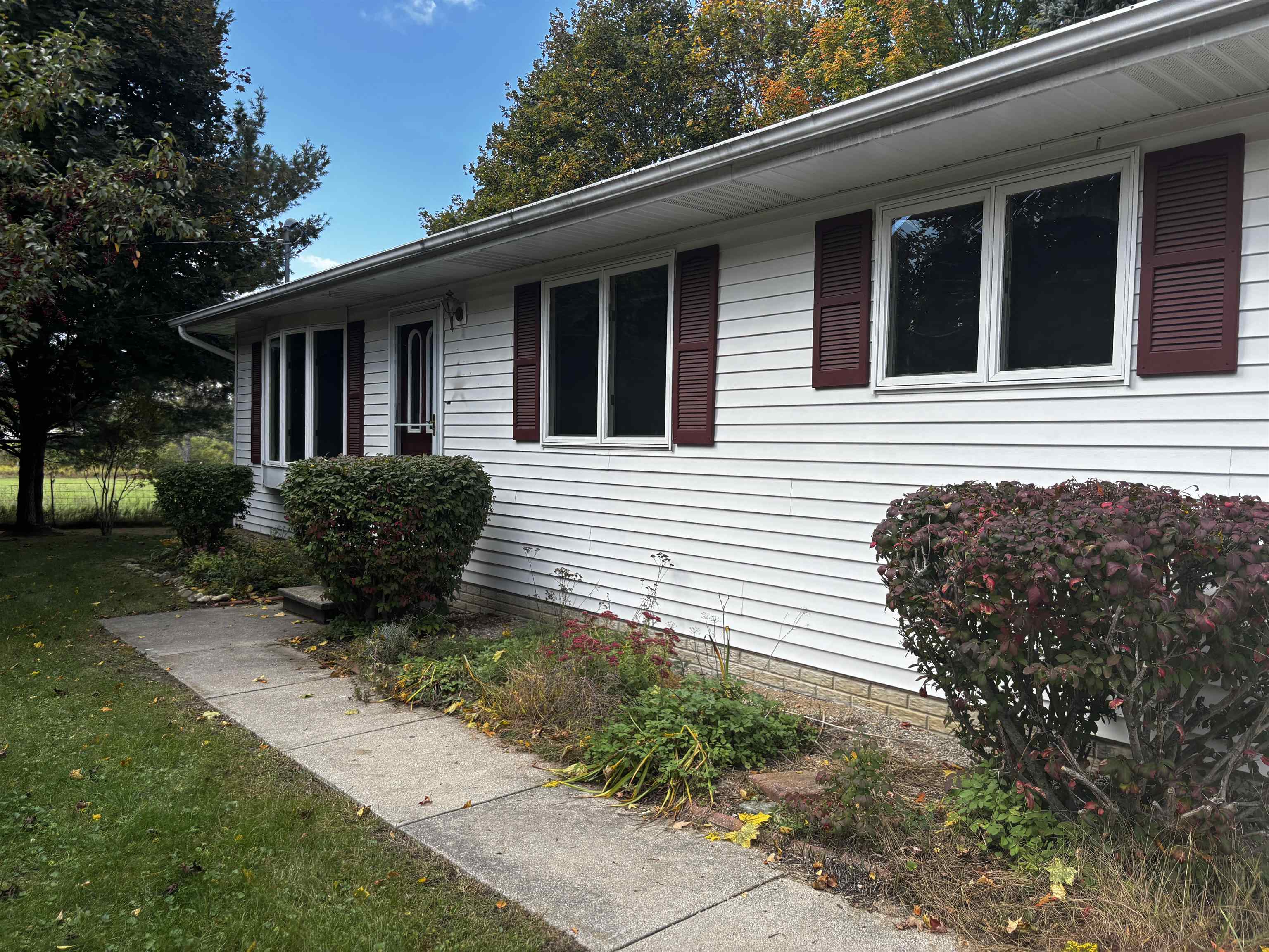 Photo 4 of Single family home for sale at 1640 W Surrey Rd, Farwell, MI 48622 | MLS# 50223584 | Listing updated on 2026-10-06