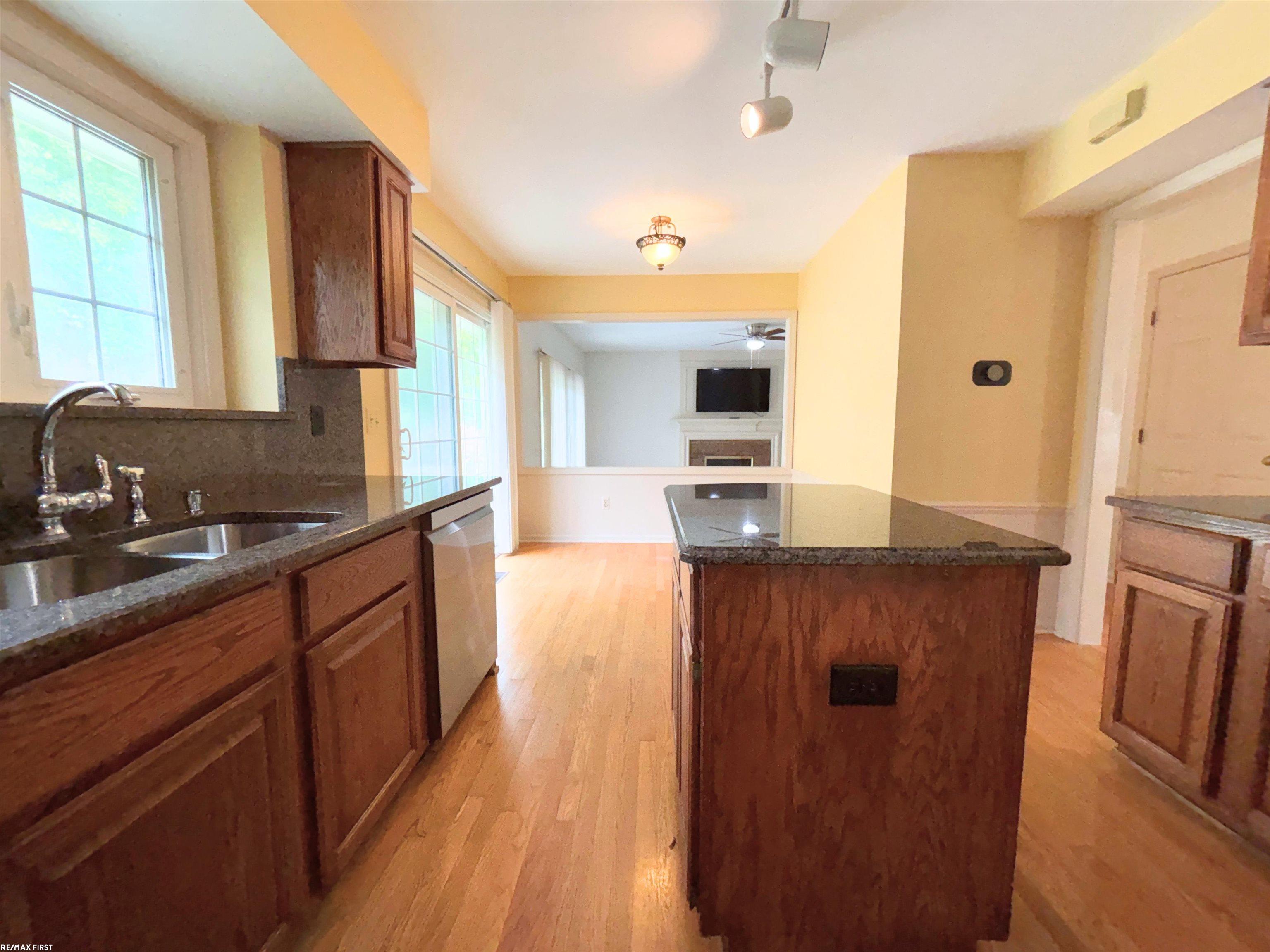 Photo 4 of Single family home for sale at 2356 Pleasant View Dr, Rochester Hills, MI 48306 | MLS# 58050223597 | Listing updated on 2026-10-07