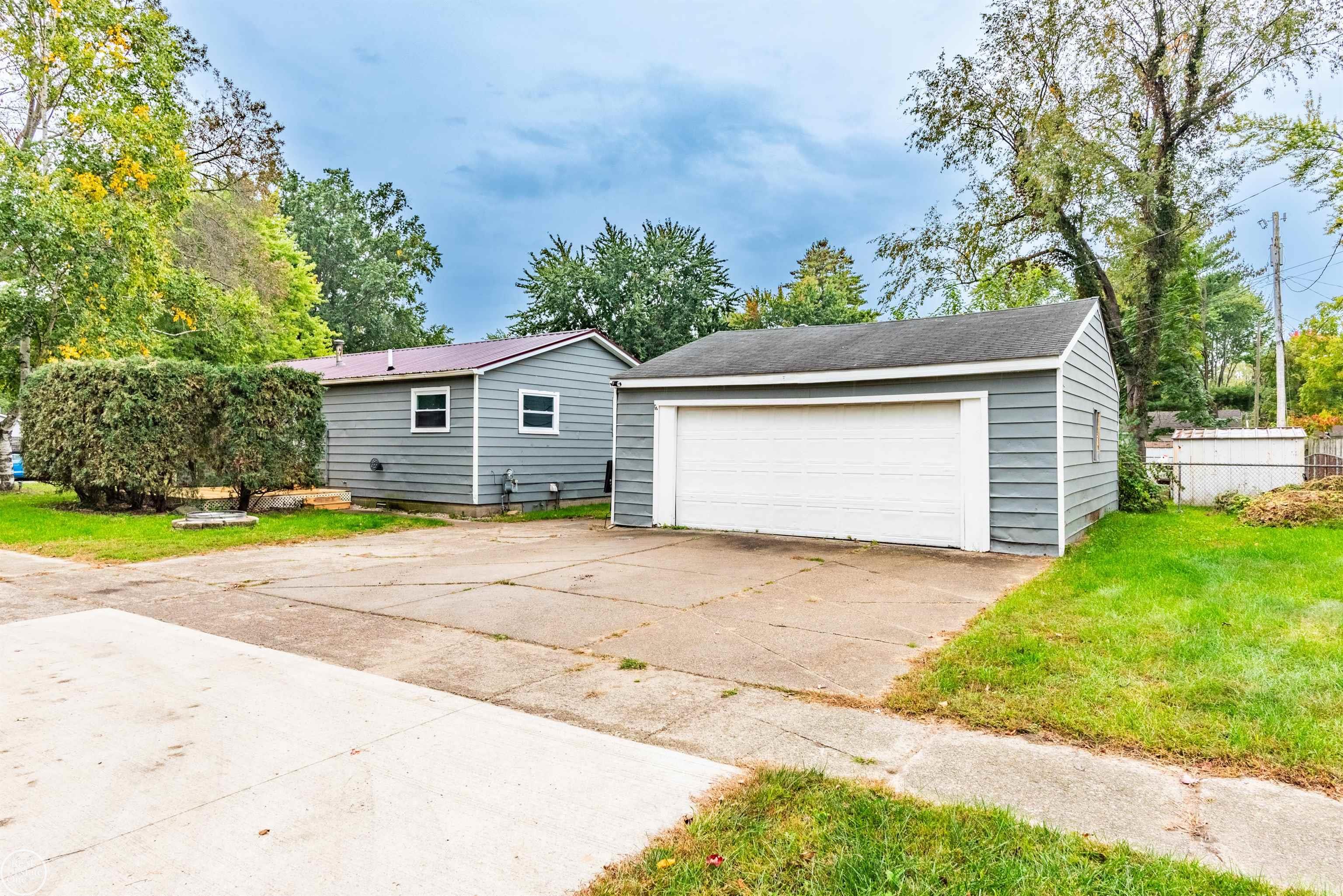 Photo 2 of Single family home for sale at 549 Edwards St, Algonac, MI 48001 | MLS# 58050223601 | Listing updated on 2026-10-04