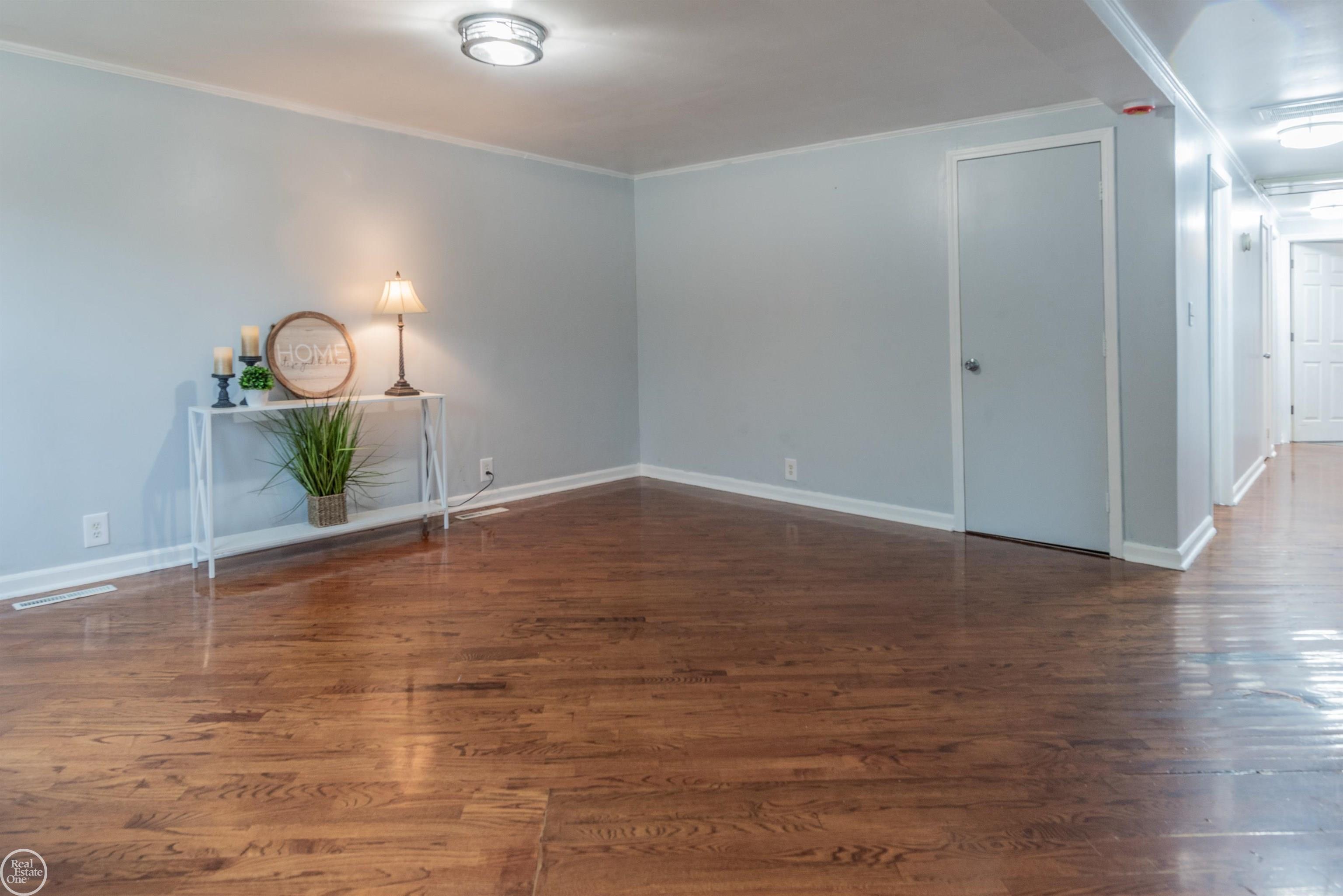 Photo 3 of Single family home for sale at 549 Edwards St, Algonac, MI 48001 | MLS# 58050223601 | Listing updated on 2026-10-04