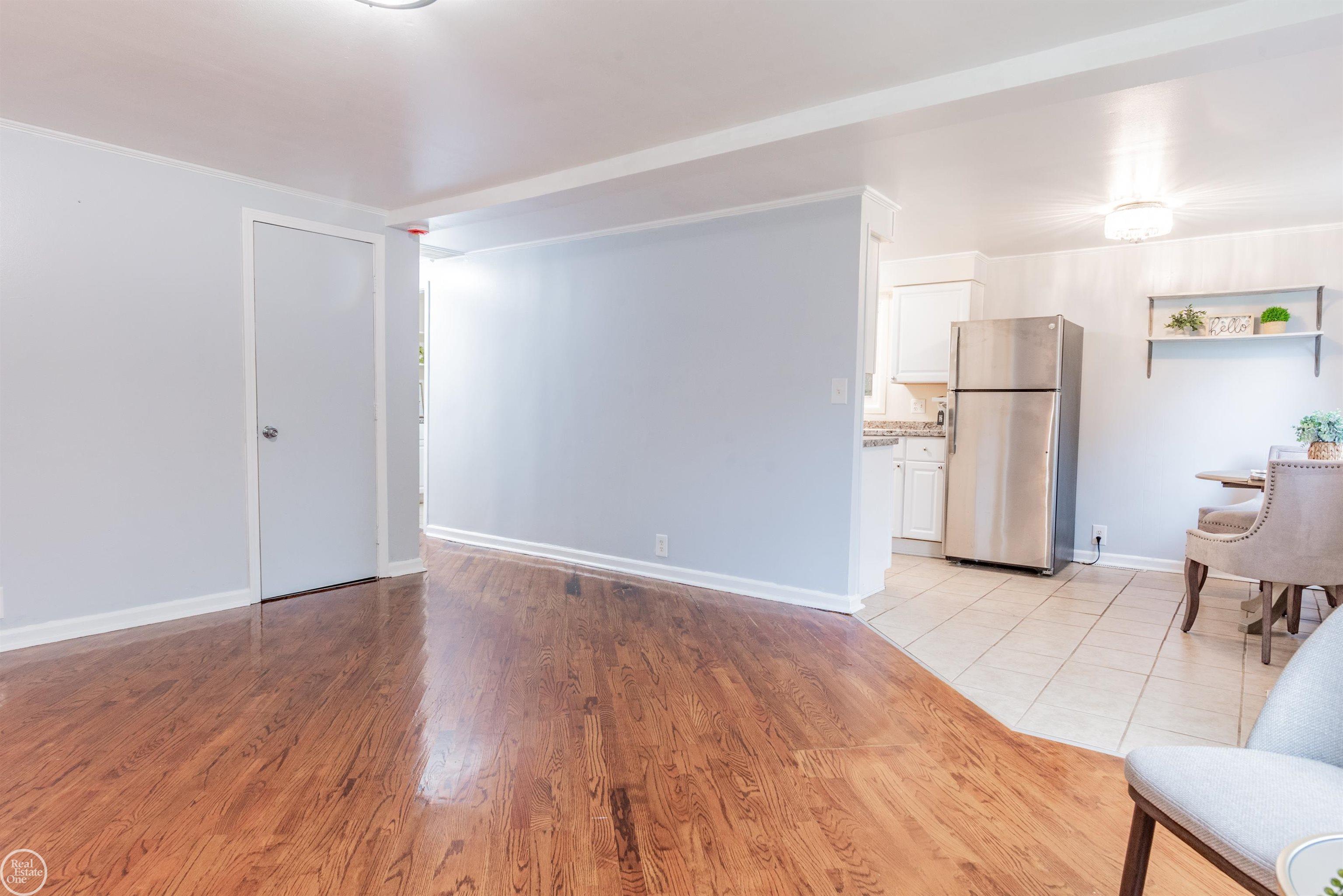 Photo 4 of Single family home for sale at 549 Edwards St, Algonac, MI 48001 | MLS# 58050223601 | Listing updated on 2026-10-04