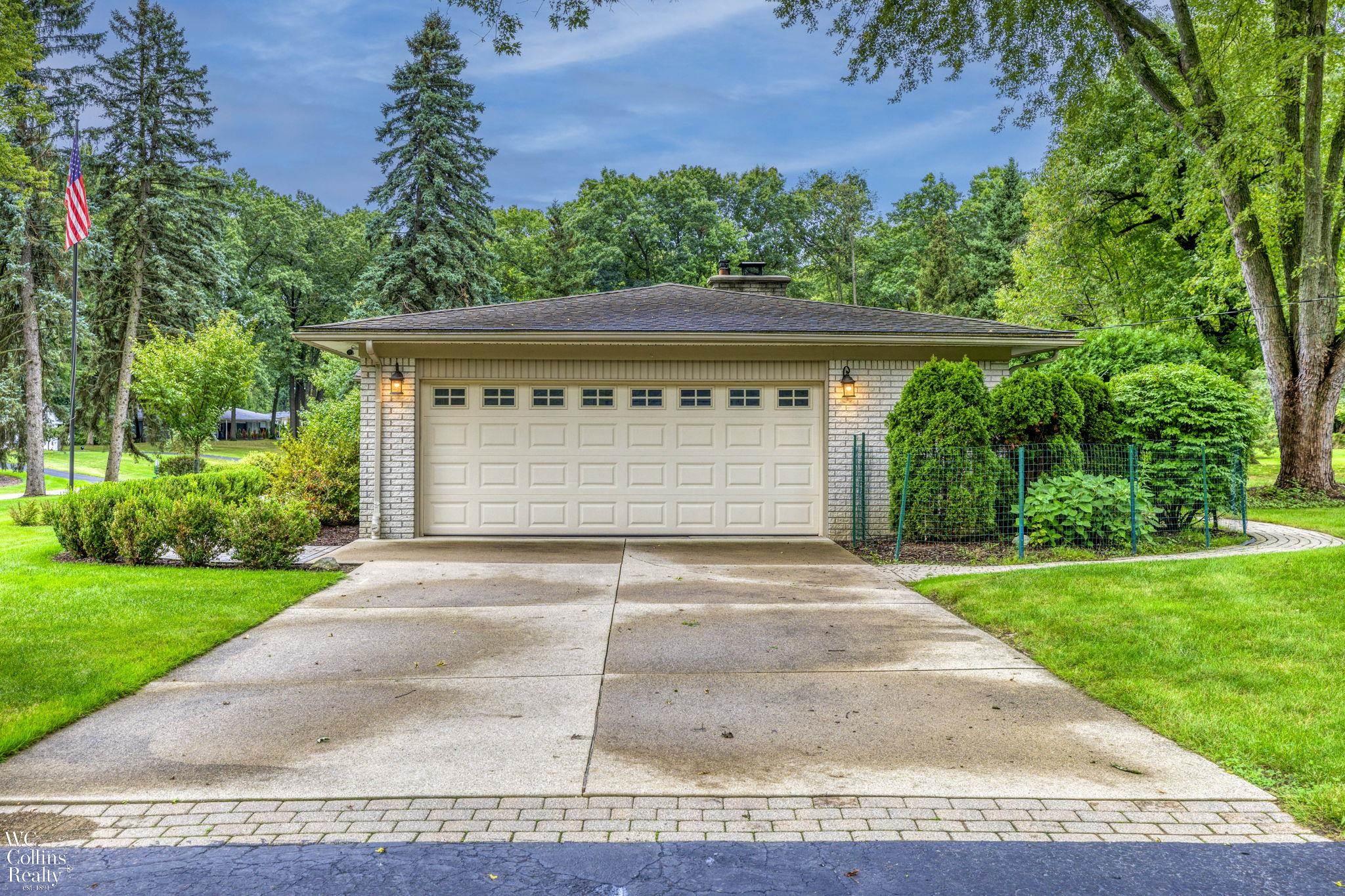 Photo 3 of Single family home for sale at 1200 Priscilla Ln, Rochester, MI 48309 | MLS# 58050223605 | Listing updated on 2026-10-01
