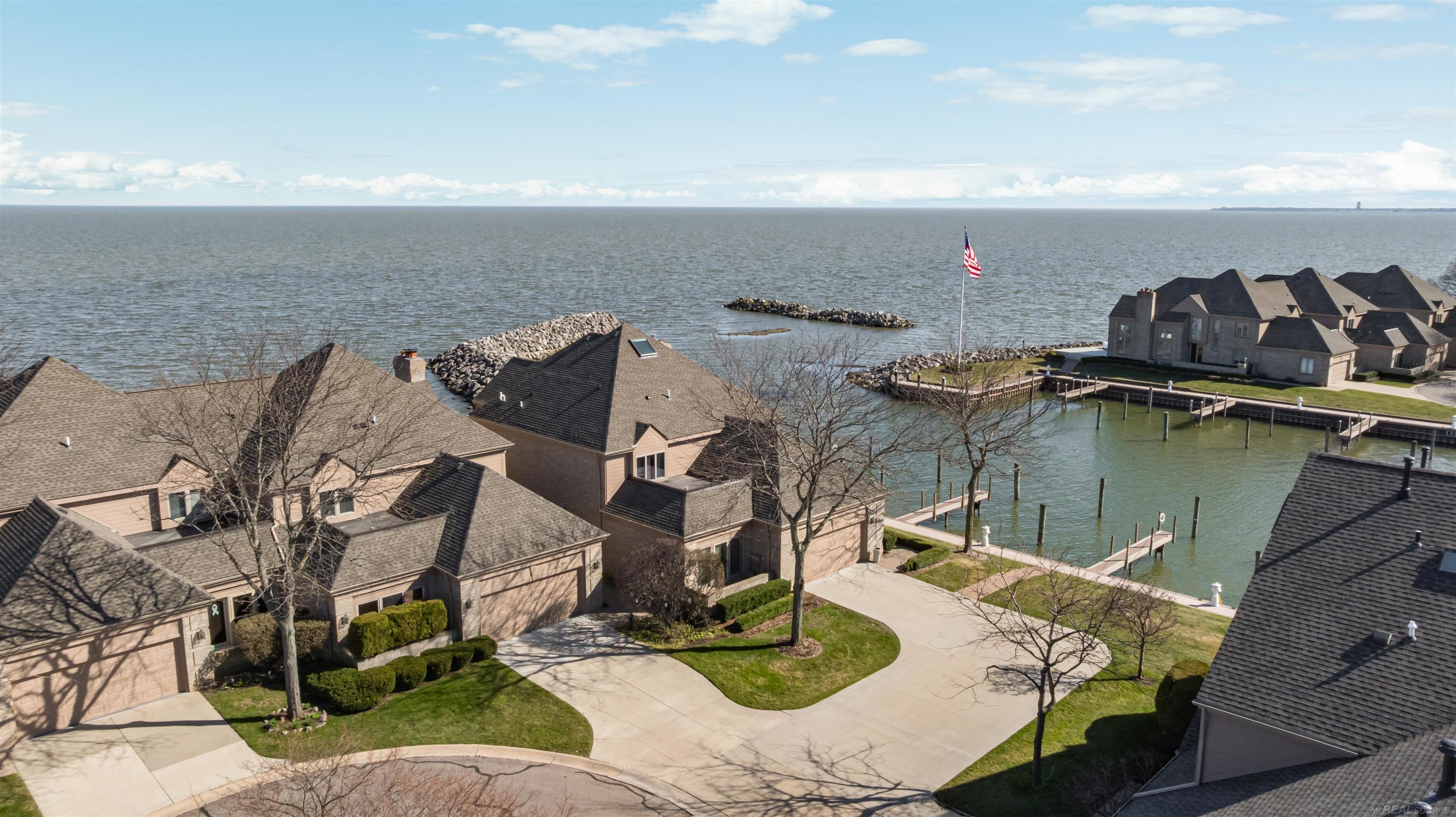 Photo 2 of Condo for sale at 26421 Harbour Pointe Dr, Harrison Township, MI 48045 | MLS# 58050223609 | Listing updated on 2026-10-03
