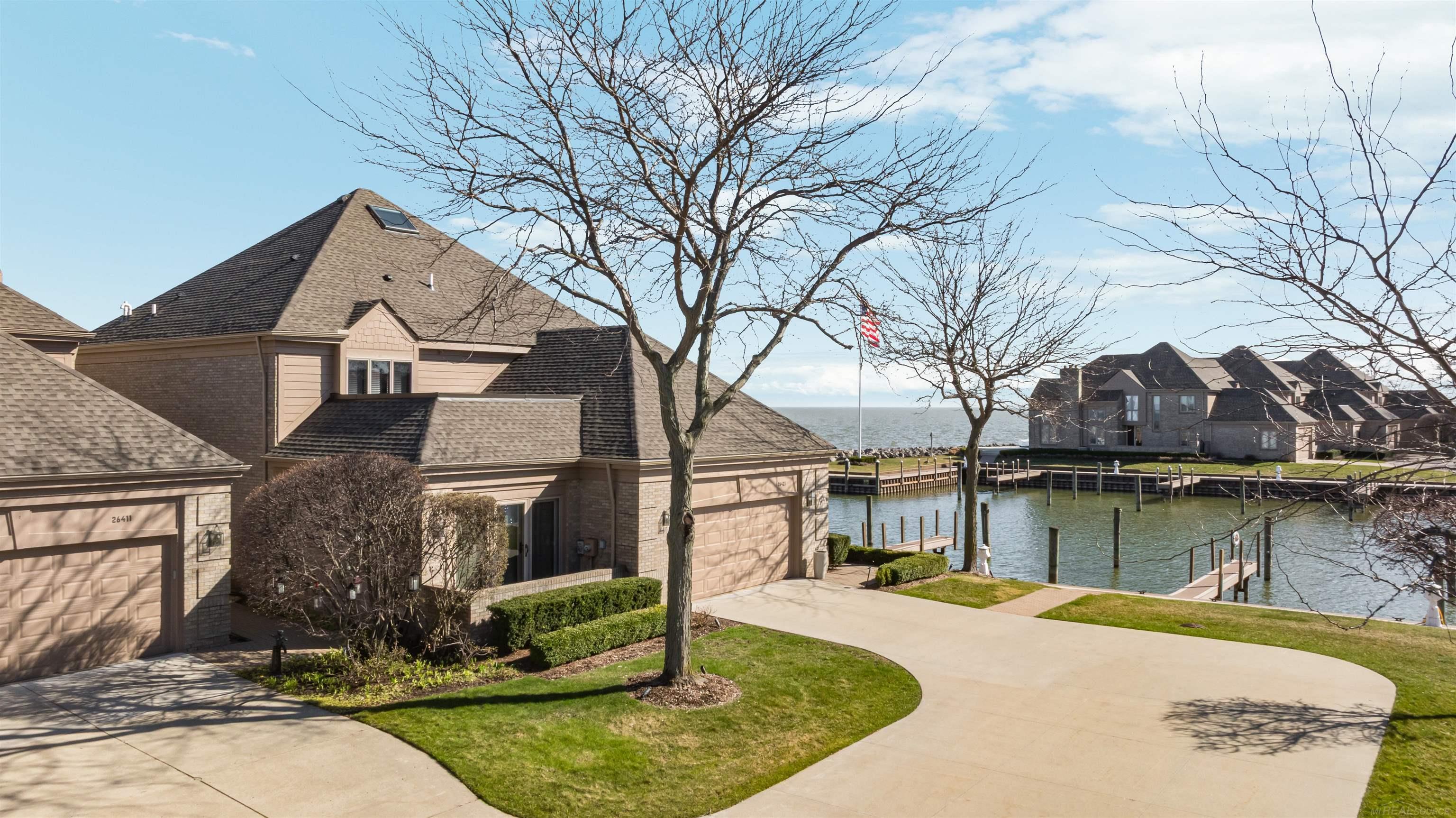 Photo 3 of Condo for sale at 26421 Harbour Pointe Dr, Harrison Township, MI 48045 | MLS# 58050223609 | Listing updated on 2026-10-03