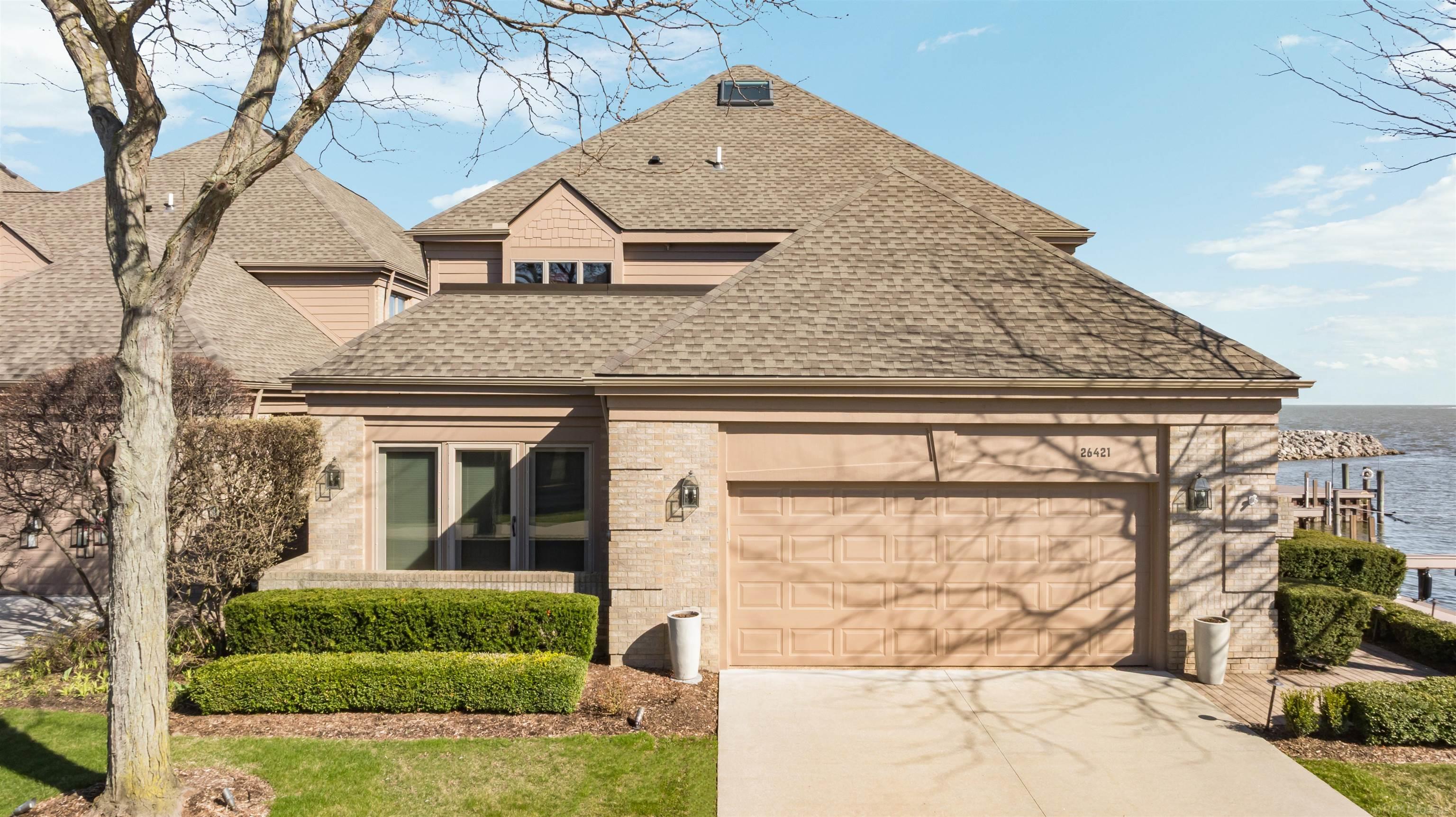 Photo 3 of Condo for sale at 26421 Harbour Pointe Dr, Harrison Township, MI 48045 | MLS# 58050223609 | Listing updated on 2026-10-03