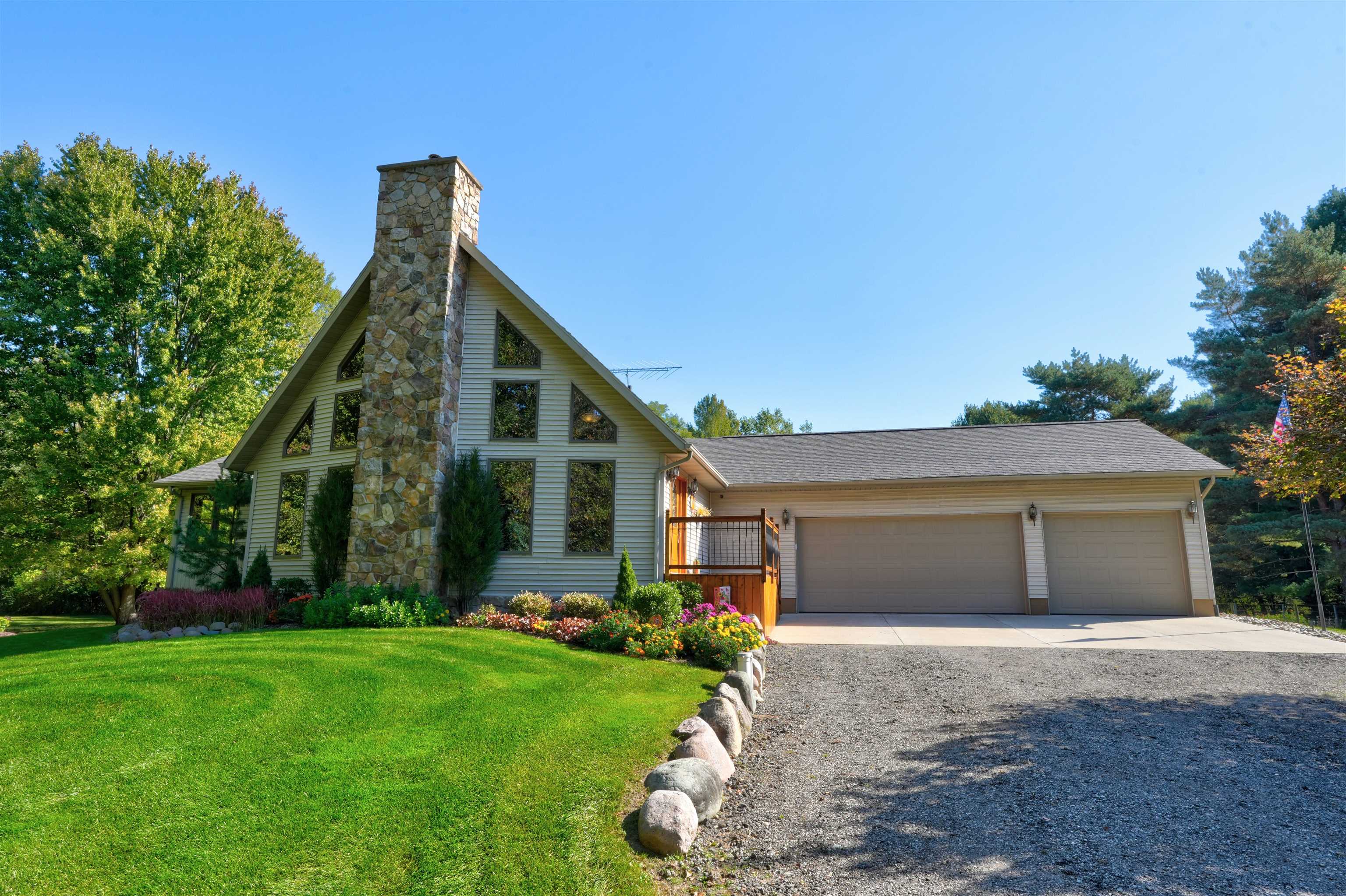 Photo 1 of Sale Pending at 3799 Kirk Rd, Vassar, MI 48768 | MLS# 5050223611 | Listing updated on 2026-10-05