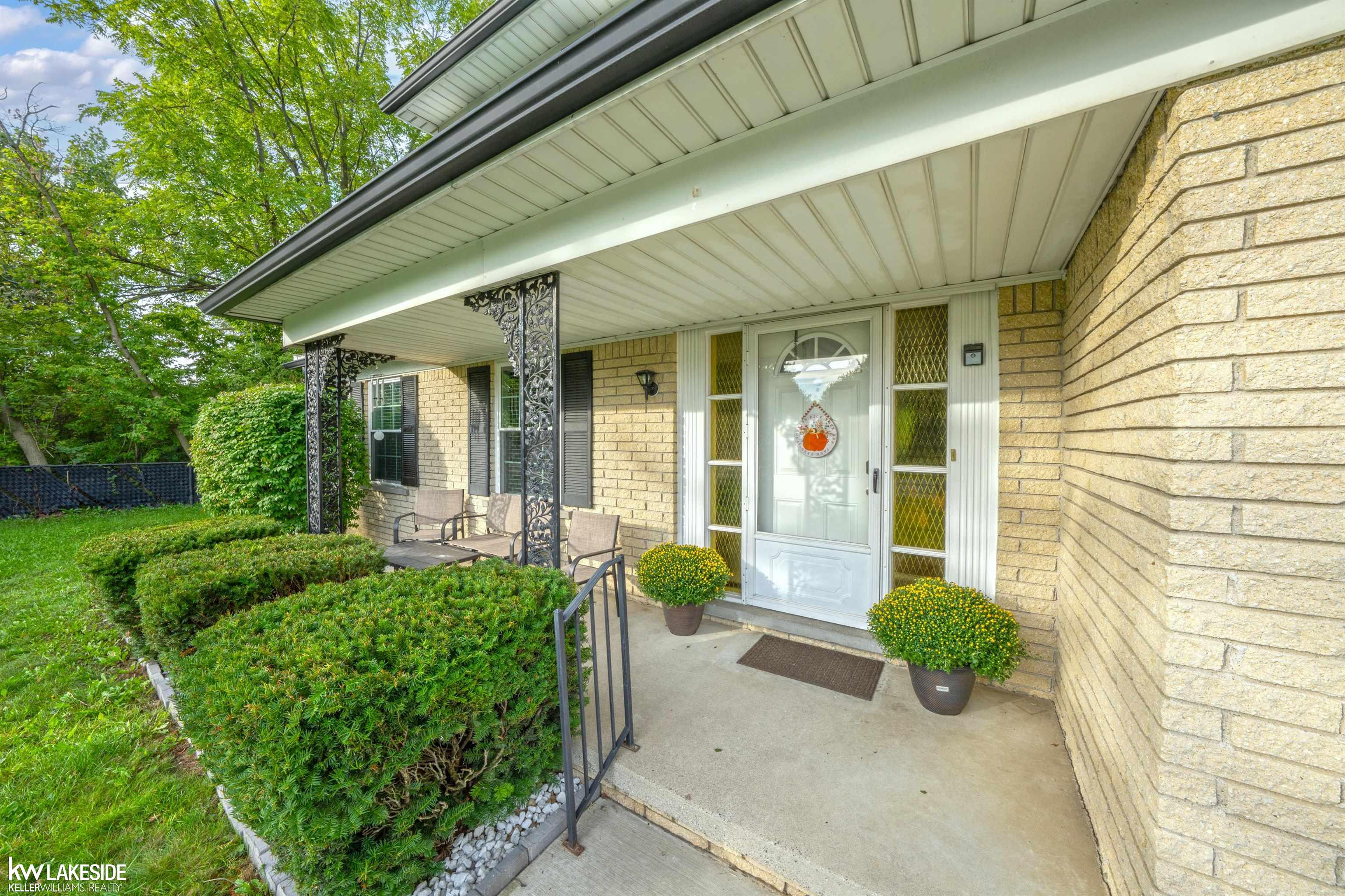 Photo 3 of Single family home for sale at 35027 Pappstein Dr, Clinton Township, MI 48035 | MLS# 58050223622 | Listing updated on 2026-10-05